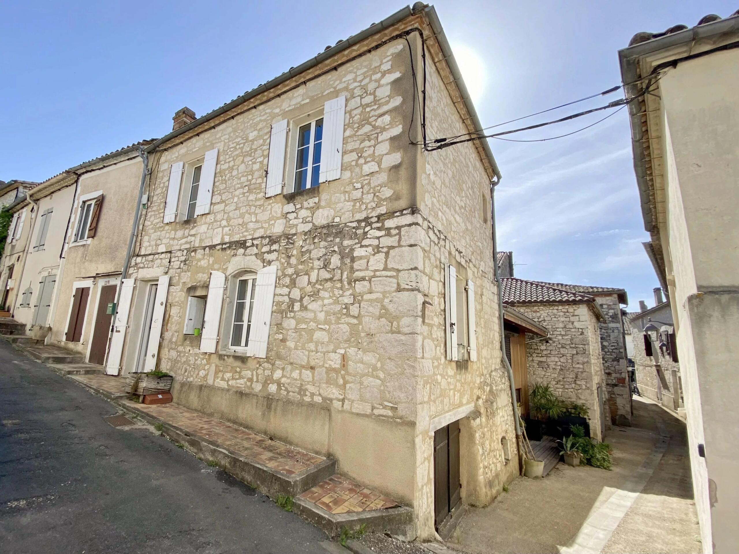Charming stone house in the heart of Monflanquin, Aquitaine – France – BVI85883