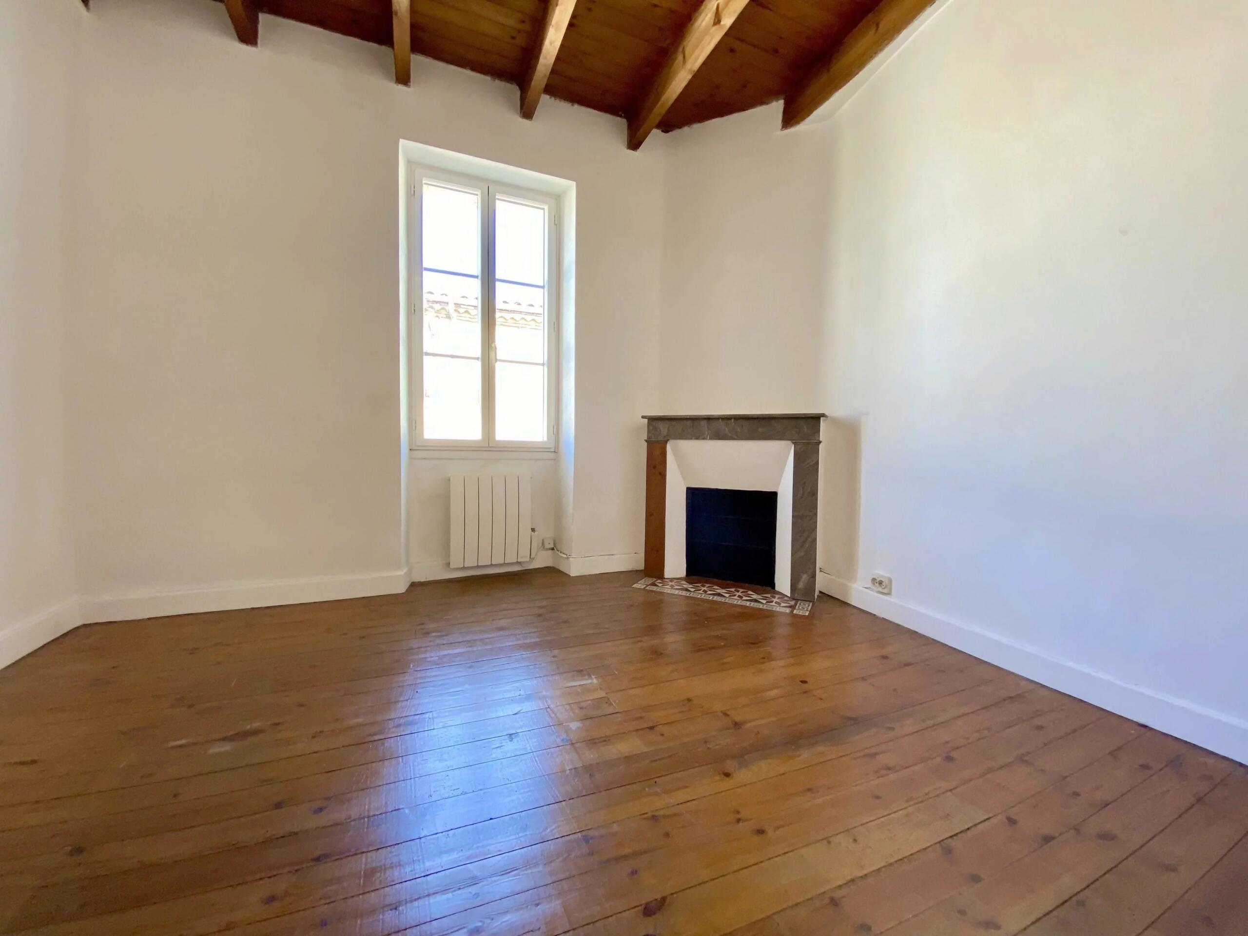 Charming stone house in the heart of Monflanquin, Aquitaine – France – BVI85883