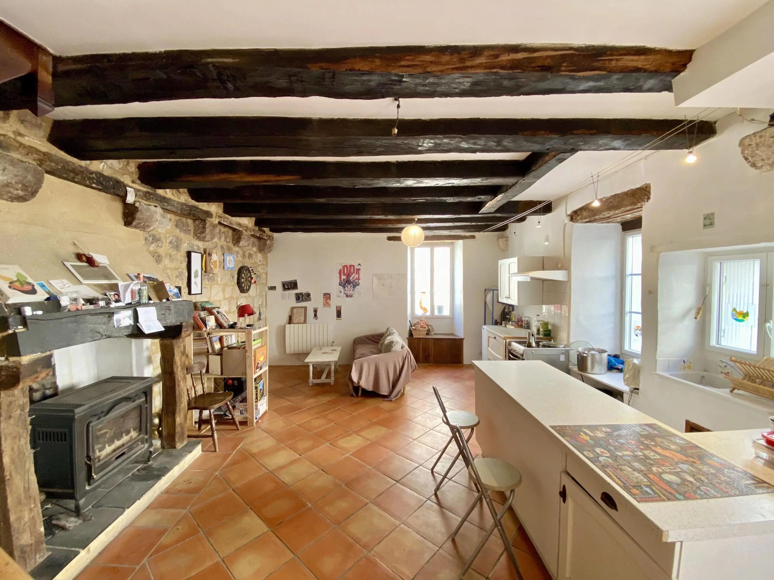 Charming stone house in the heart of Monflanquin, Aquitaine – France – BVI85883