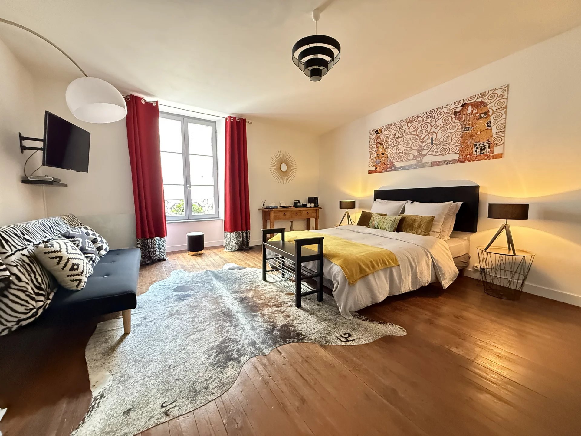 Beautifully renovated stone character property in one of the Charente’s most desirable villages., Poitou-Charentes – France – BVI85985