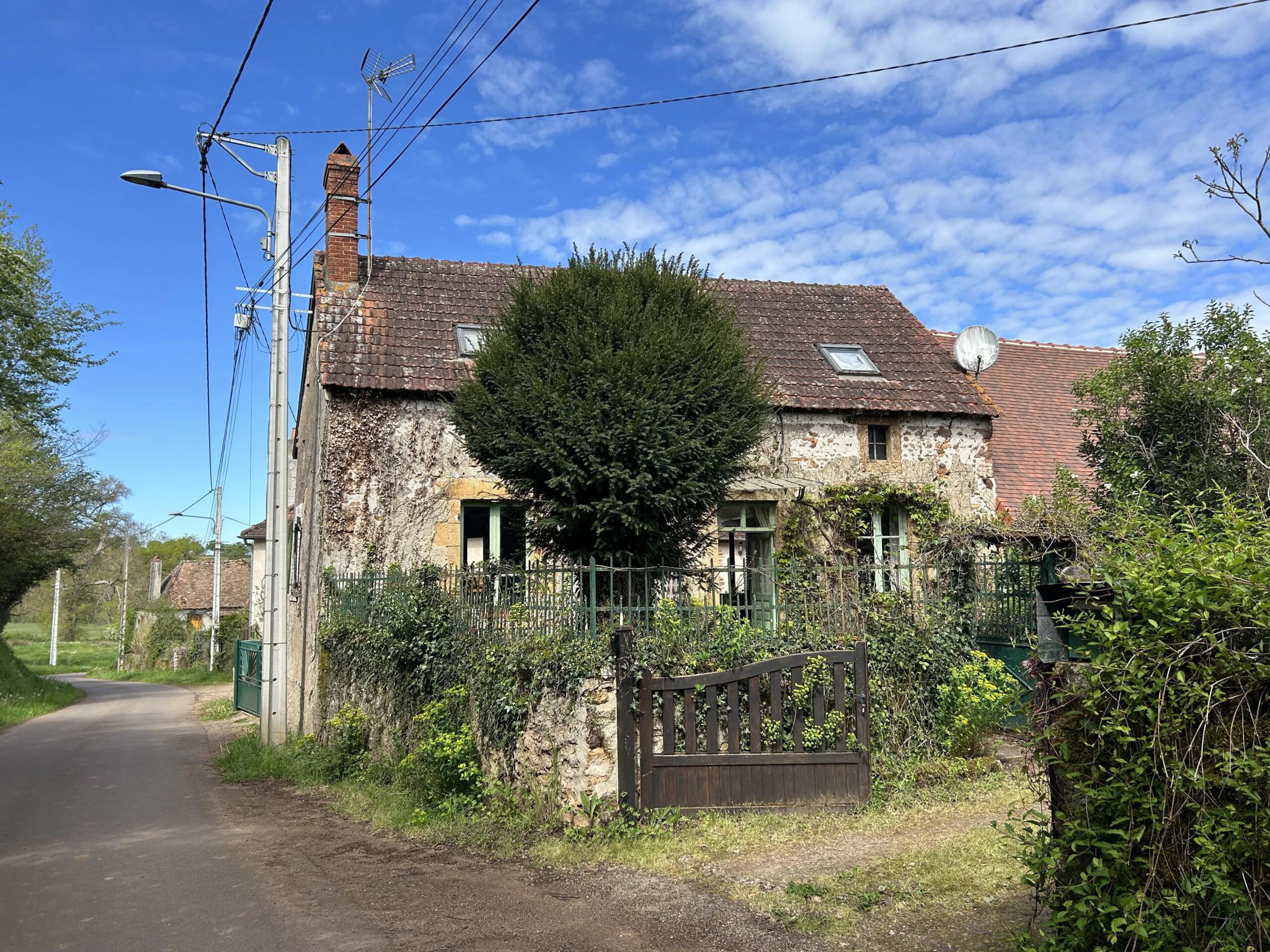 Charming fermette cottage with pool, Centre – France – BVI85348