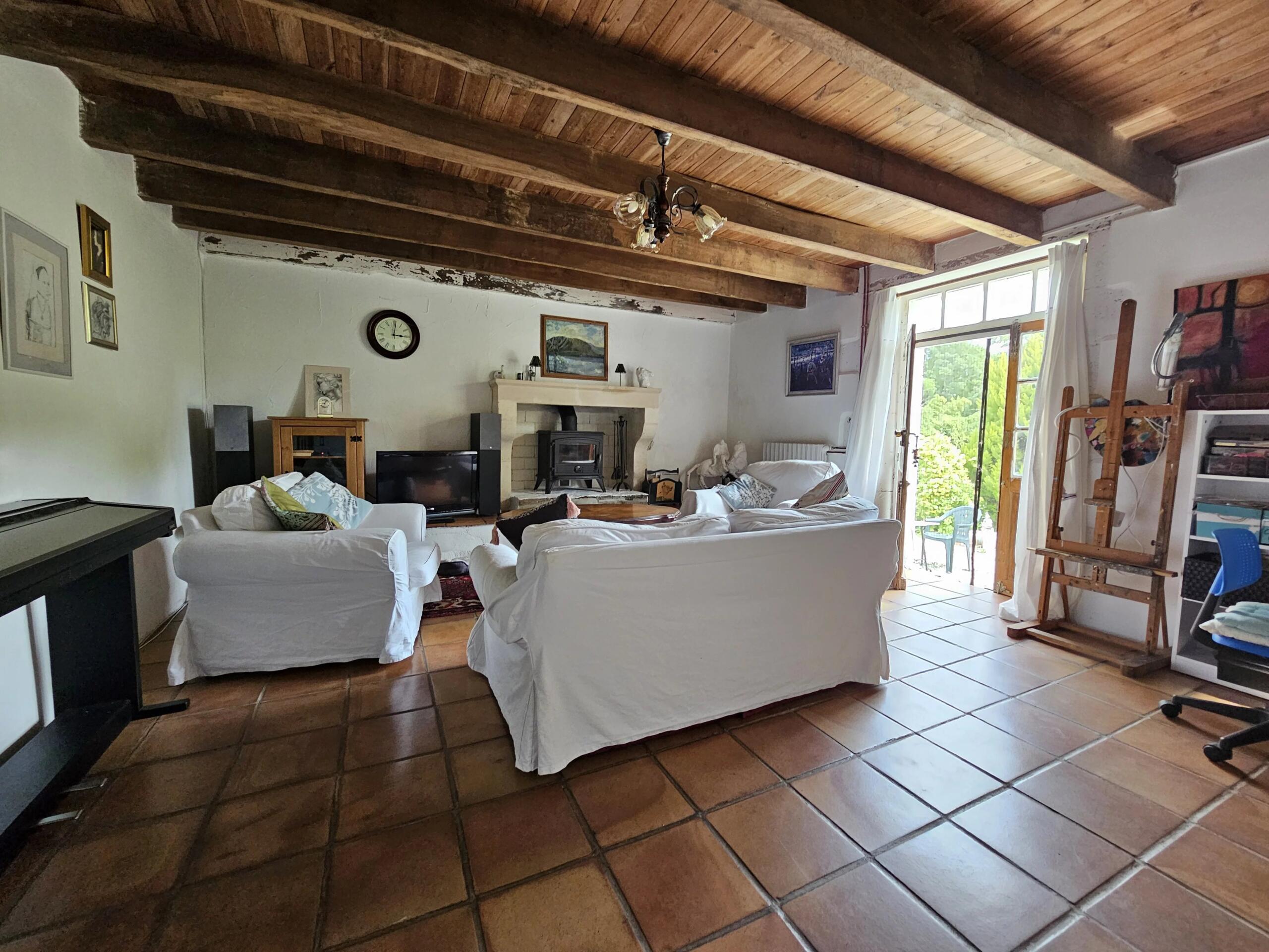 Cottage Retreat with Pool, Woodland and Peaceful Hamlet Setting, Poitou-Charentes – France – BVI76280
