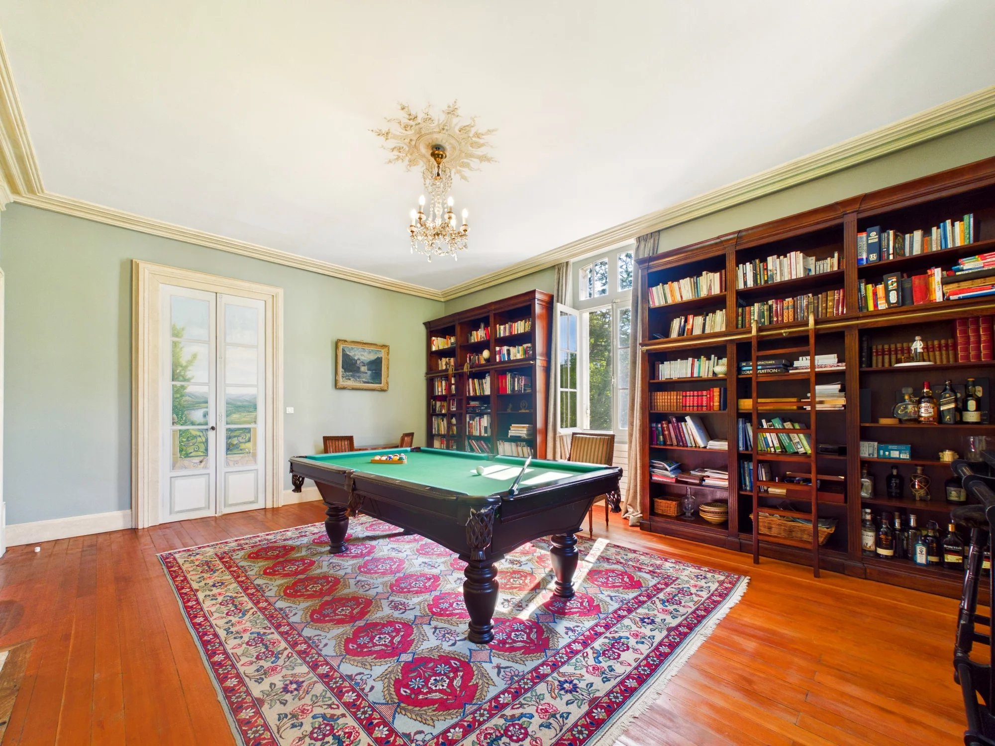 18th-century château, fully renovated to exacting standards and set in parkland gardens with a swimming pool and terraces, Aquitaine – France – BVI85074