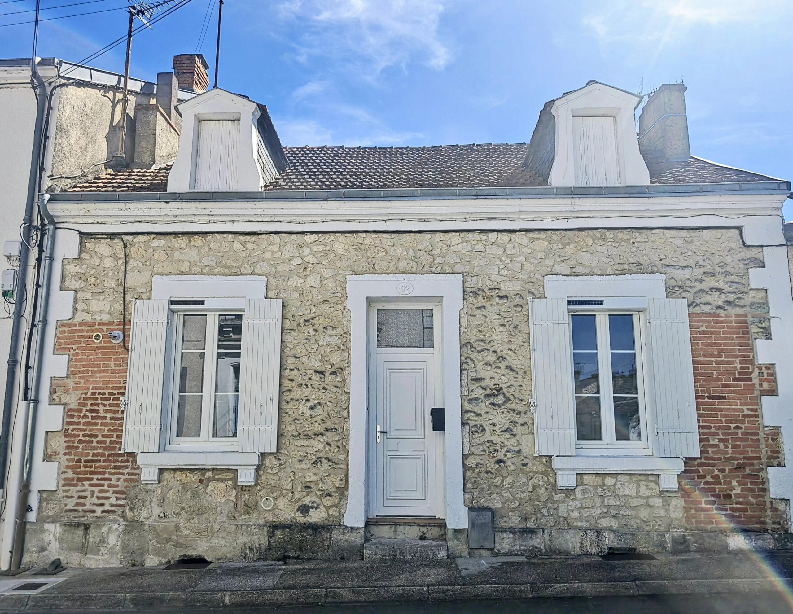 Charming townhouse in the heart of Périgueux, Aquitaine – France – BVI85869