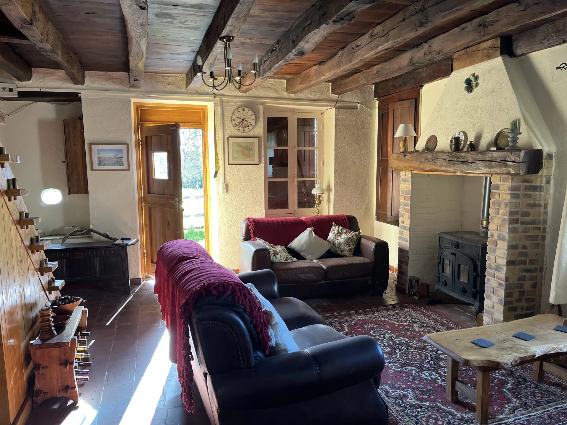 Traditional cottage in the heart of the countryside with barn and land, Limousin – France – BVI66974