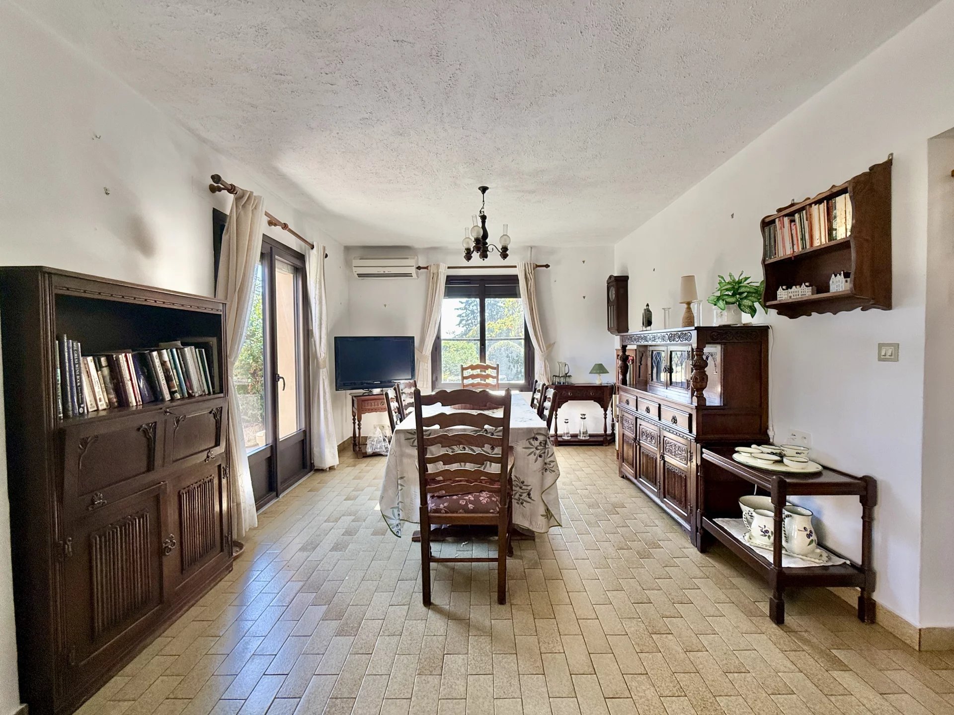 A rare find  – A villa-style with plenty of character!, Languedoc-Roussillon – France – BVI78192