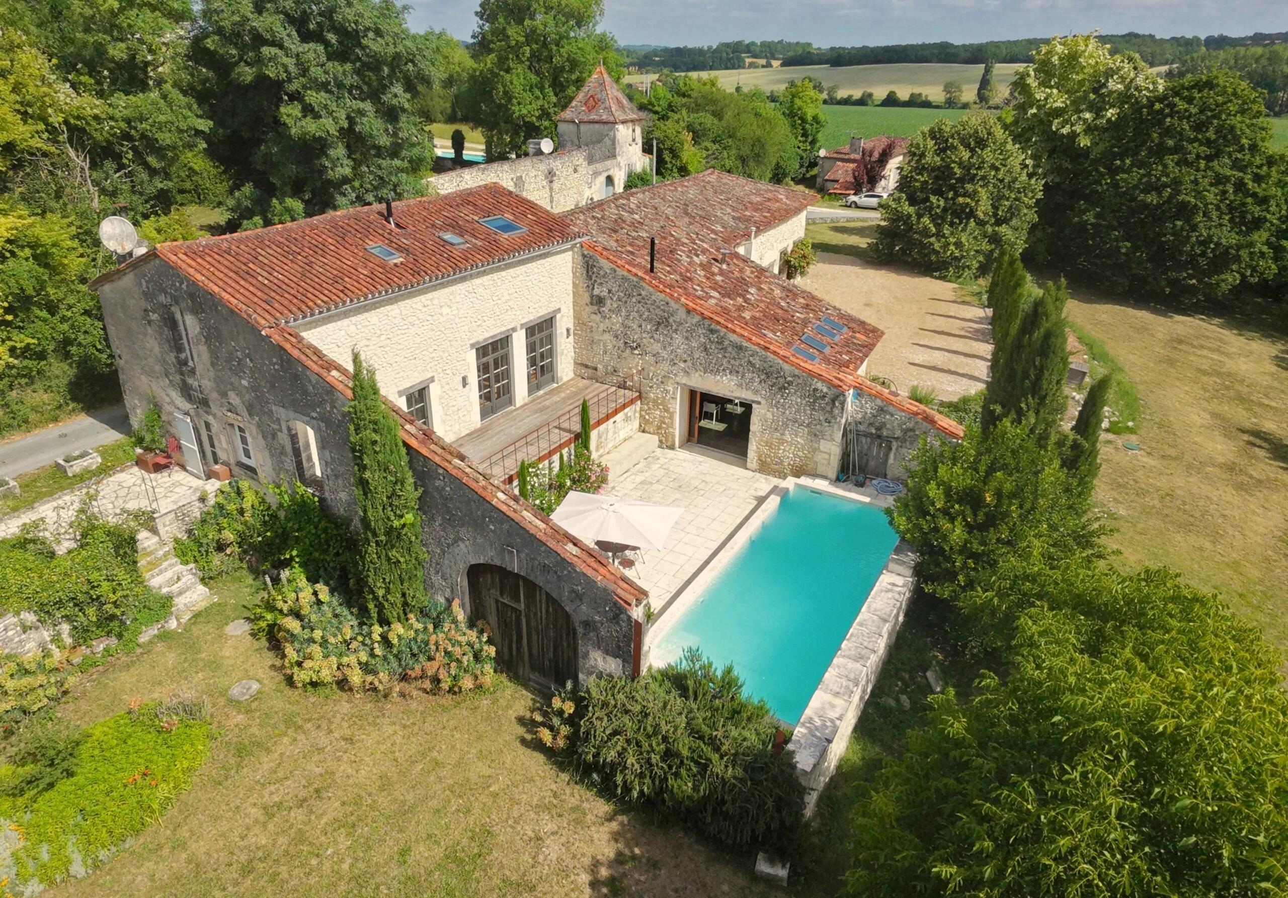Charming Dordogne farmhouse with swimming pool, stunning views and barn!, Aquitaine – France – BVI85964