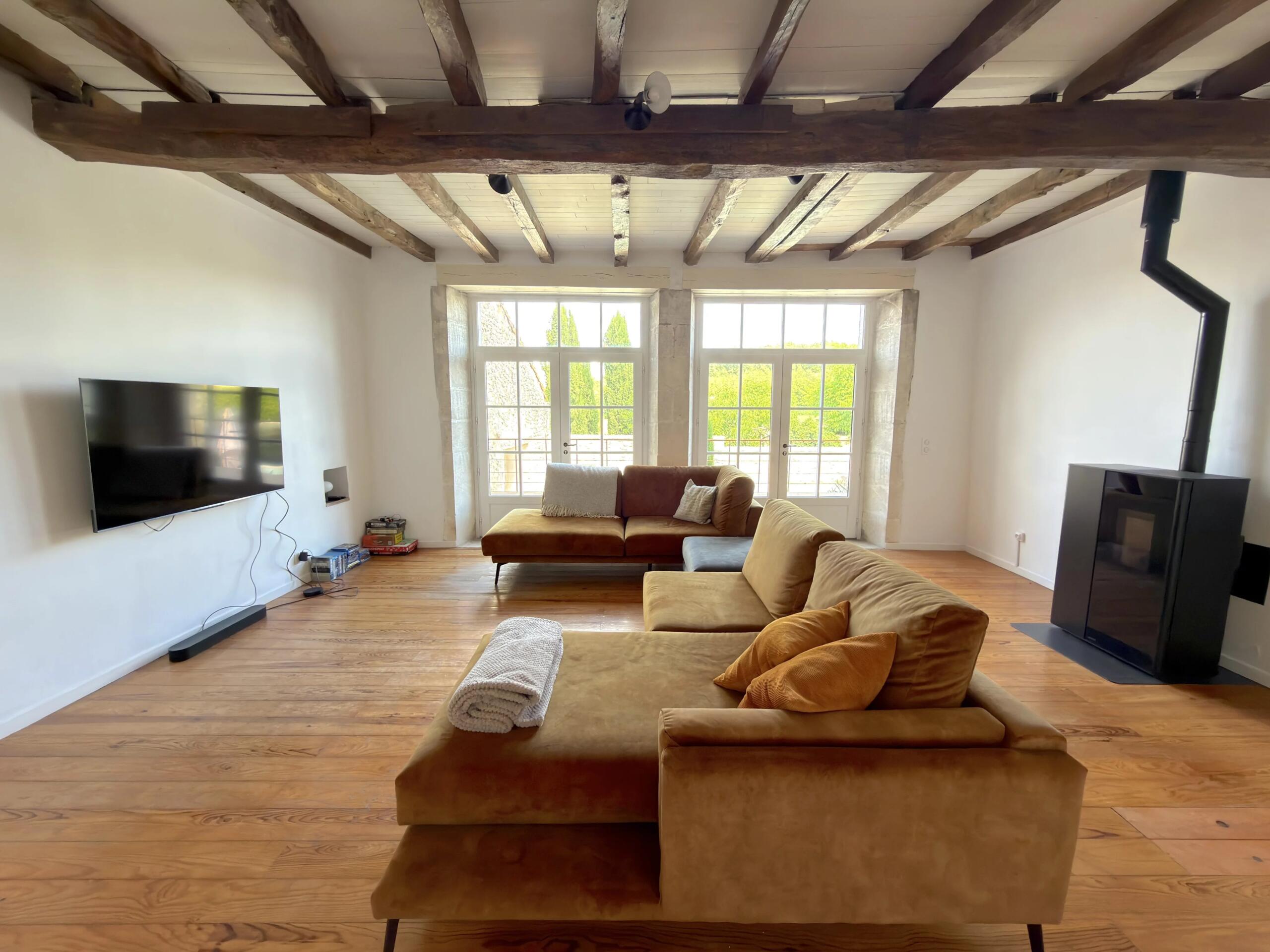 Charming Dordogne farmhouse with swimming pool, stunning views and barn!, Aquitaine – France – BVI85964