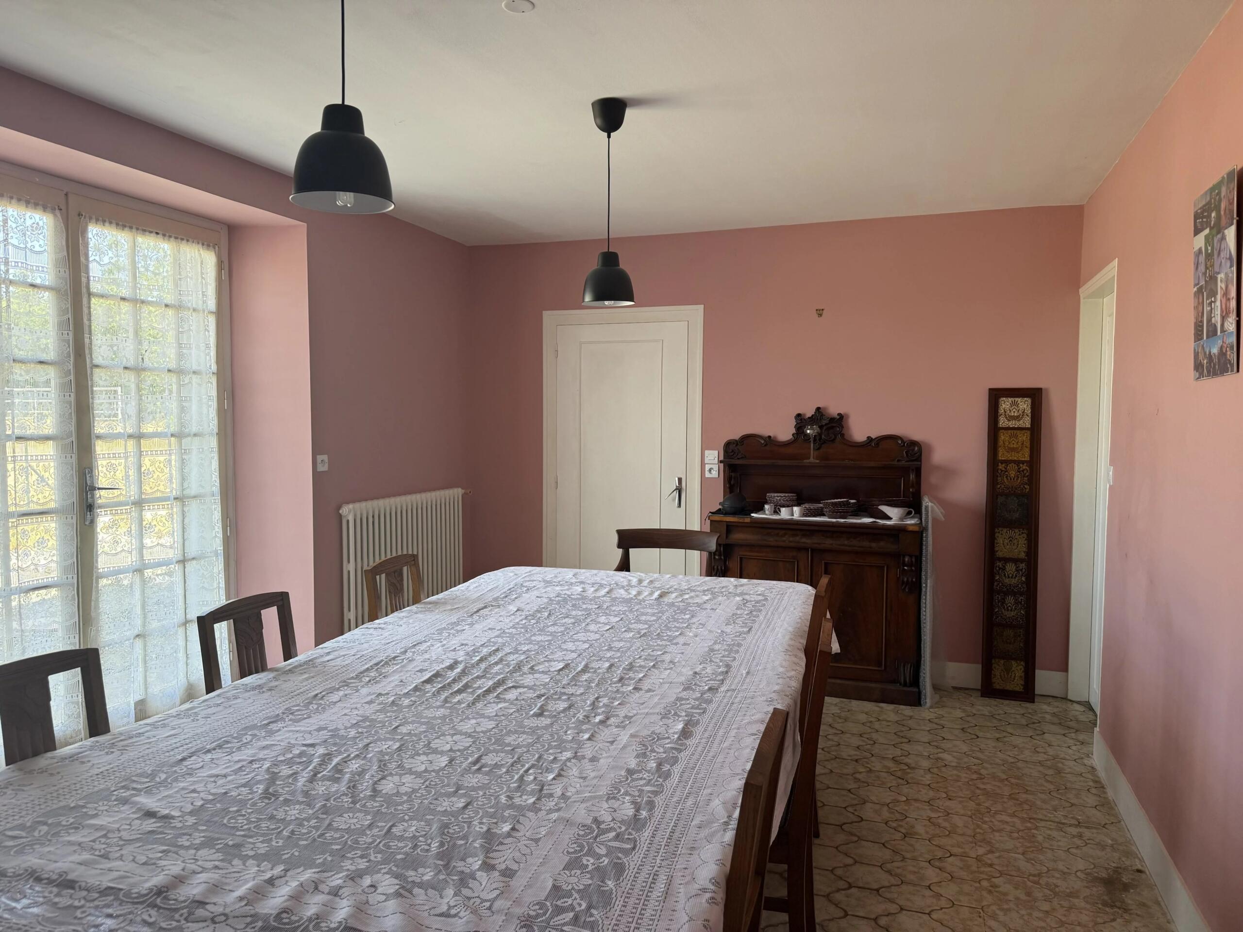 Peaceful farmhouse set in over 4 hectares of grasslands with equestrian possibilities, Poitou-Charentes – France – BVI80774