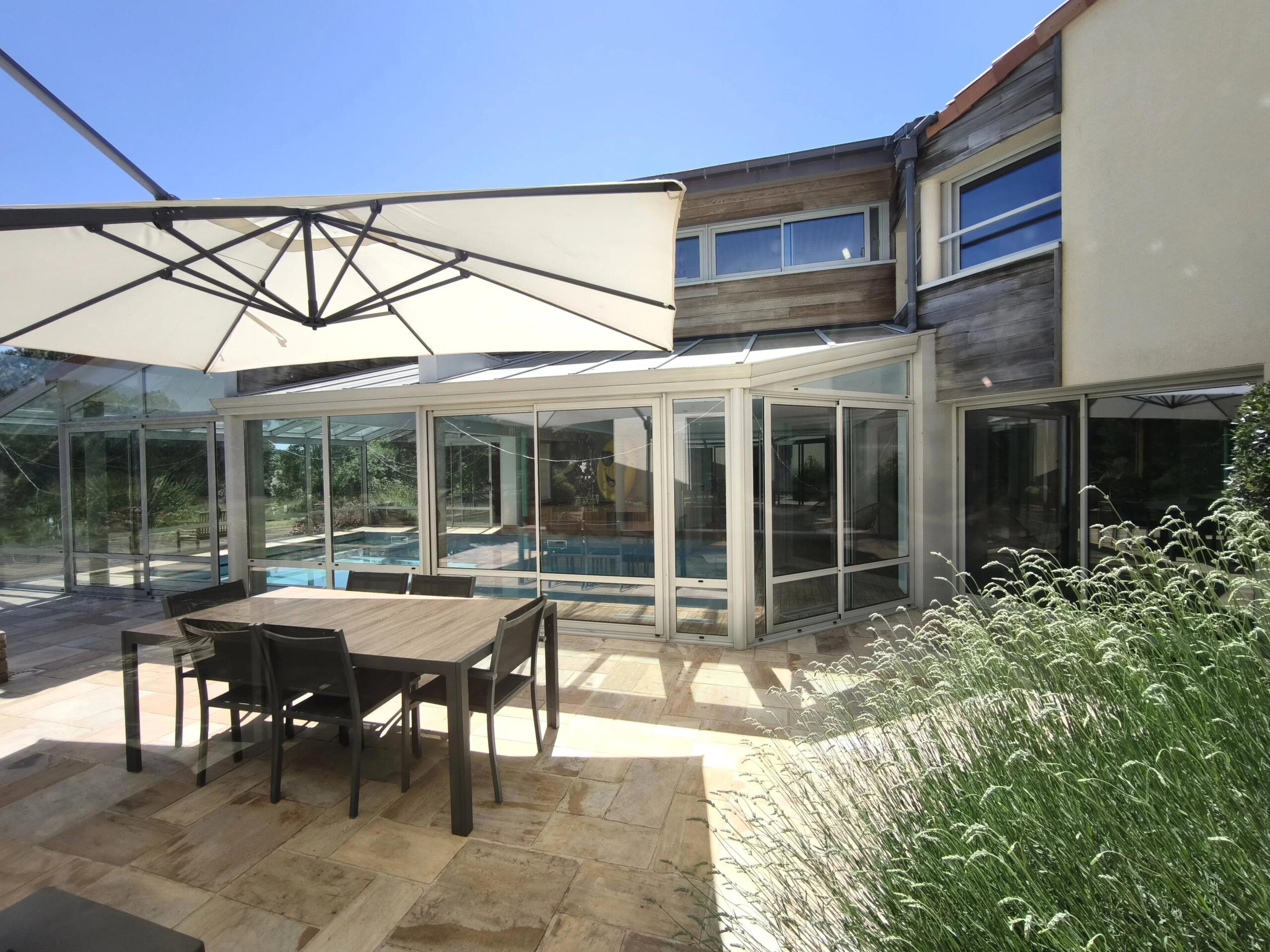 Private Contemporary Estate with Indoor Pool, Lake and 6 Ha of Parkland, Poitou-Charentes – France – BVI85815