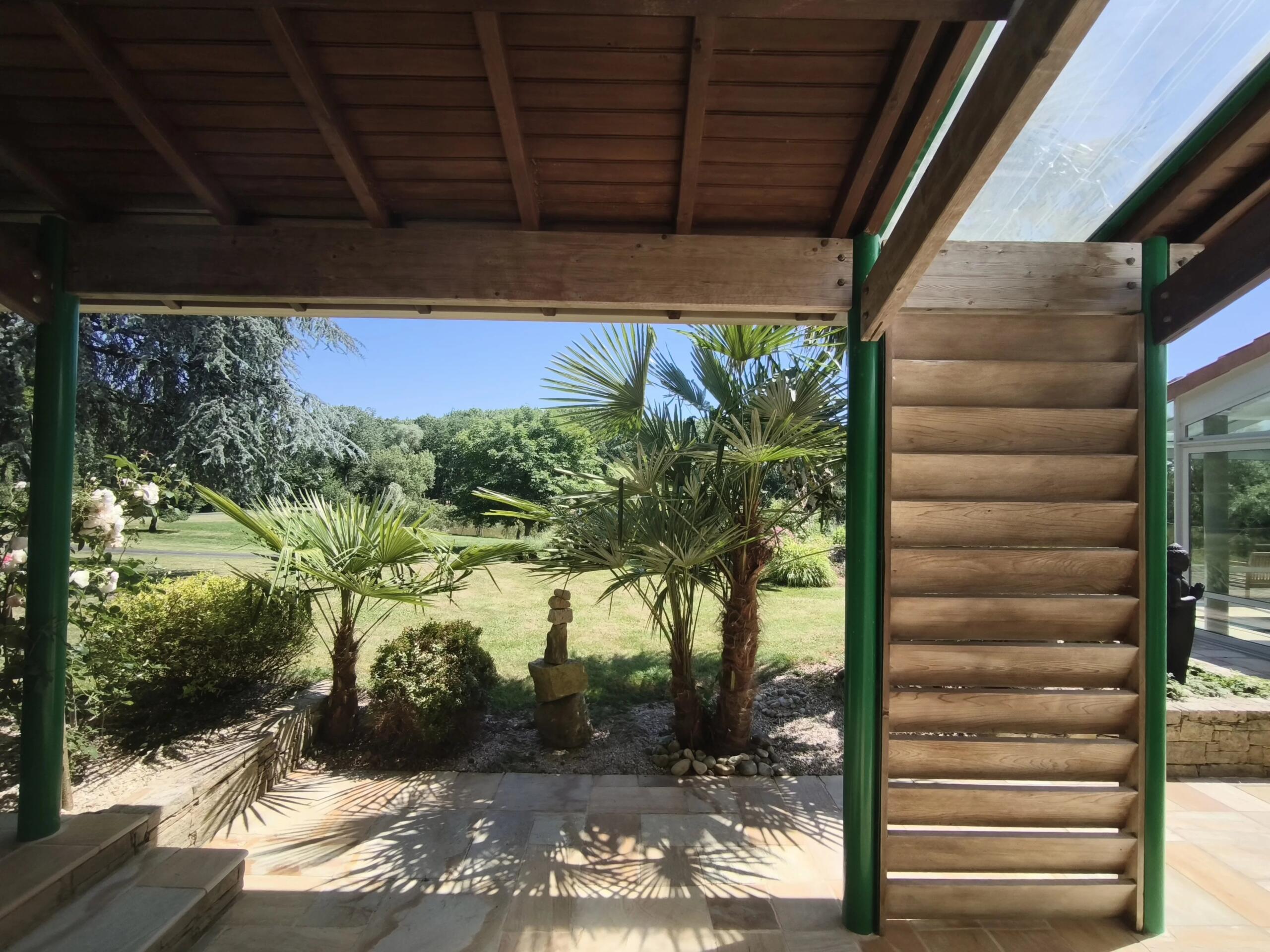 Private Contemporary Estate with Indoor Pool, Lake and 6 Ha of Parkland, Poitou-Charentes – France – BVI85815