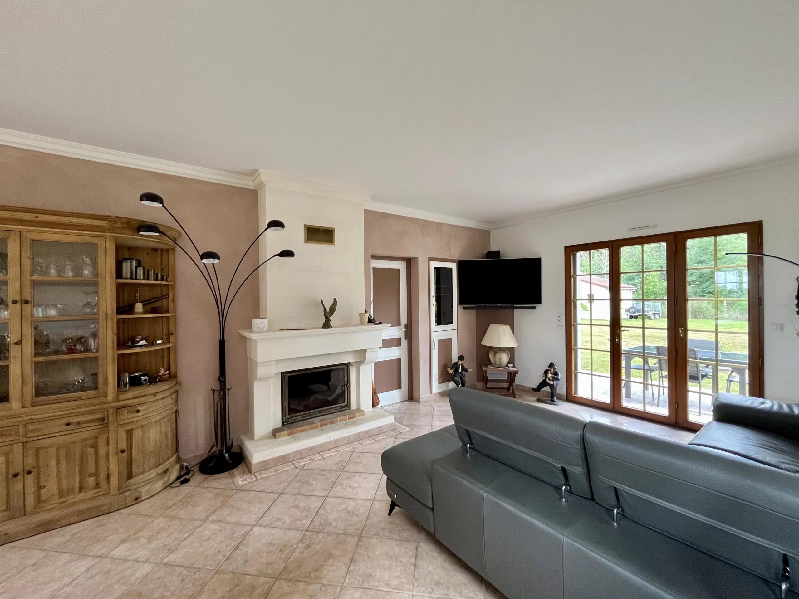 Beautiful Perigord-style home with open views, large garden and high-quality features!, Aquitaine – France – BVI85901