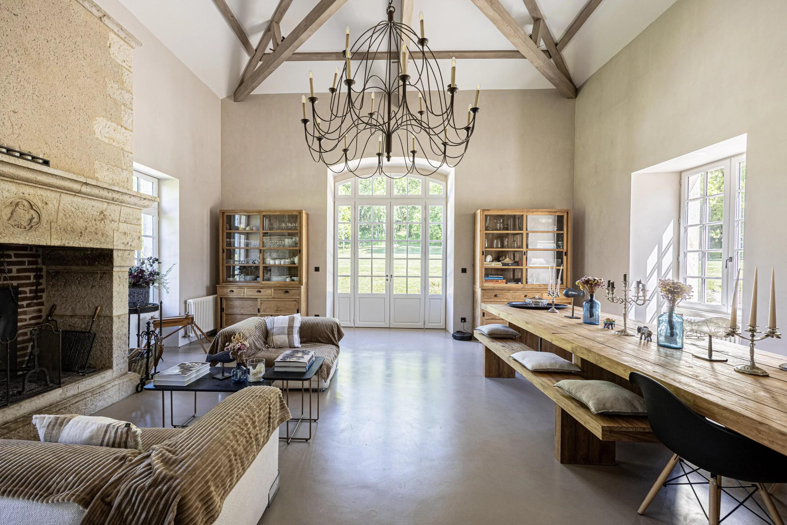 Exceptional Estate with Renovated 18th Century Château, Lake and 38 Hectares – Near Montcuq, Lot, South-West France, Midi-Pyrénées – France – BVI85262