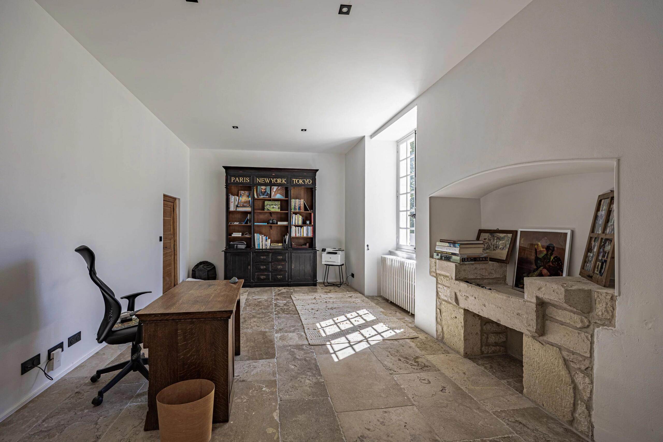 Exceptional Estate with Renovated 18th Century Château, Lake and 38 Hectares – Near Montcuq, Lot, South-West France, Midi-Pyrénées – France – BVI85262