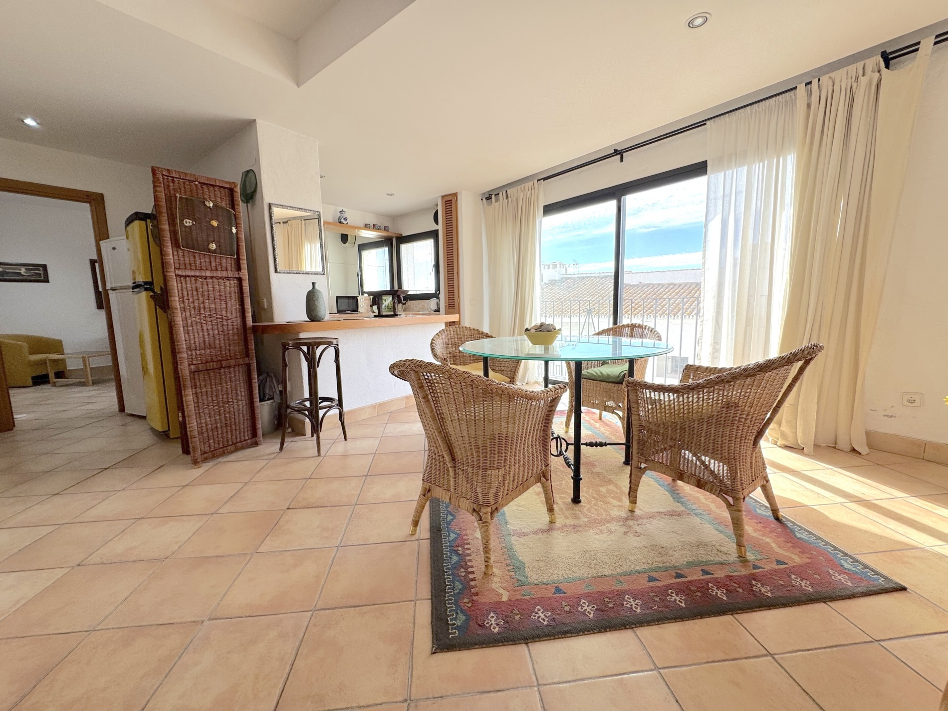 2 bedroom Apartment in Marbella, Malaga, Spain – 428-05426E