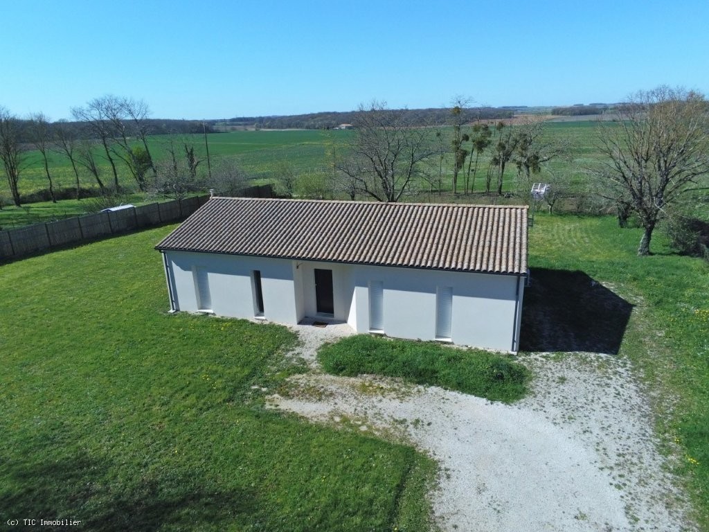 3 bedroom House in Mansle, France – r7490