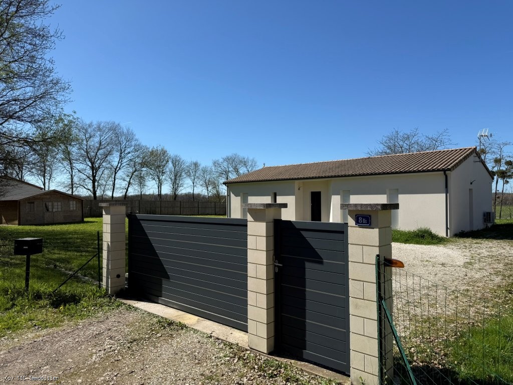 3 bedroom House in Mansle, France – r7490