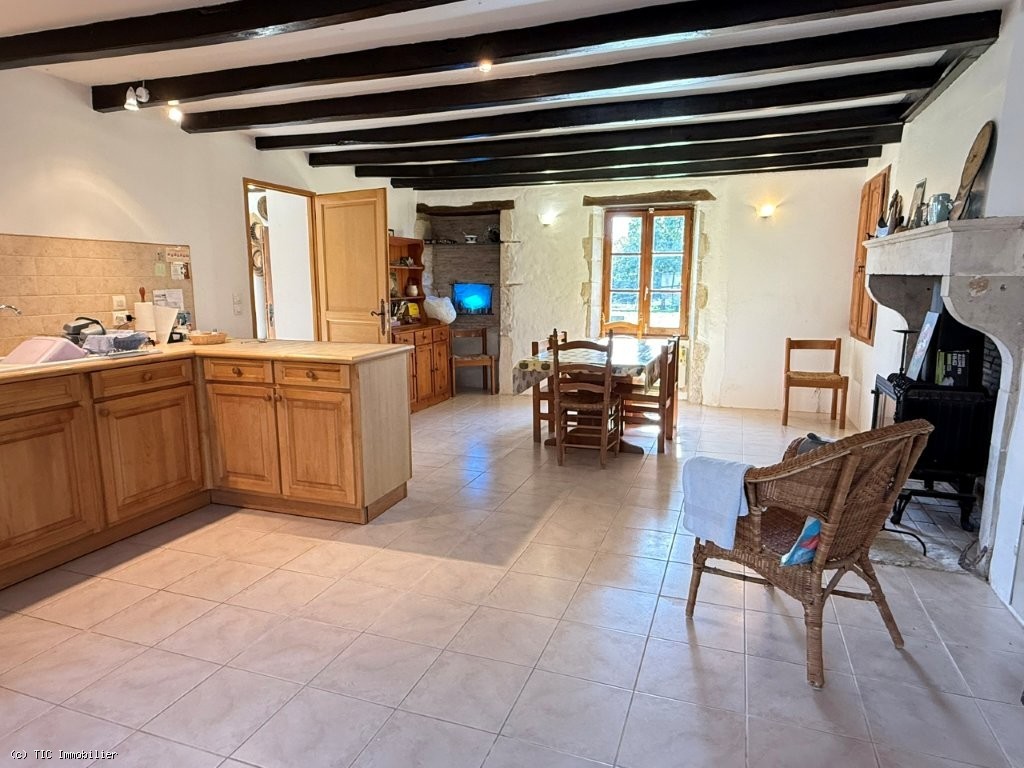 3 bedroom House in Champagne-Mouton, France – r7375