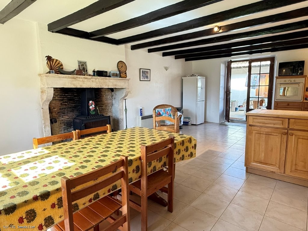 3 bedroom House in Champagne-Mouton, France – r7375