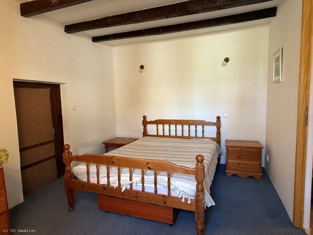 3 bedroom House in Champagne-Mouton, France – r7375
