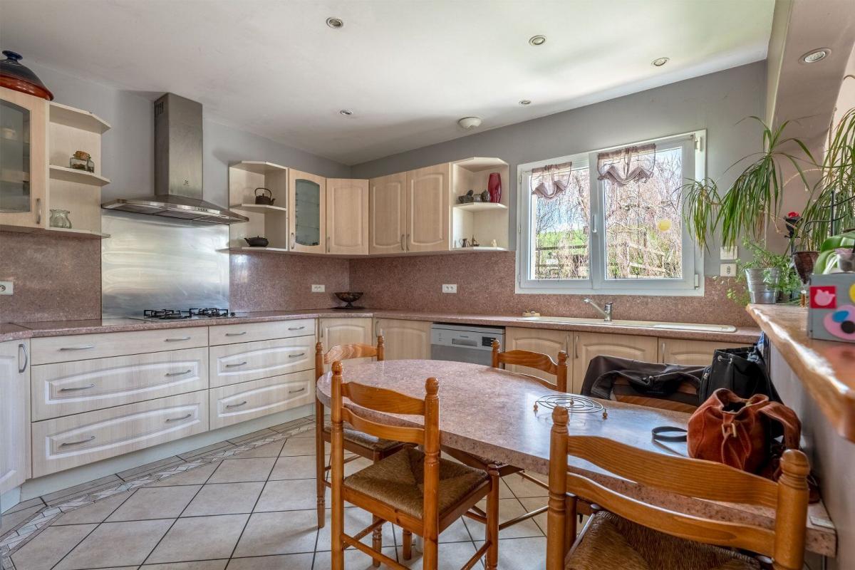 4 bedroom maison in Estal, Lot, France