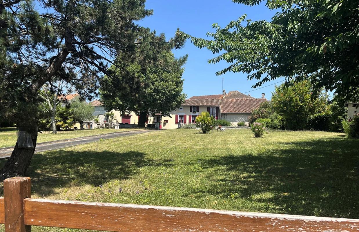 4 bedroom maison in Saint Amant, Charente, France