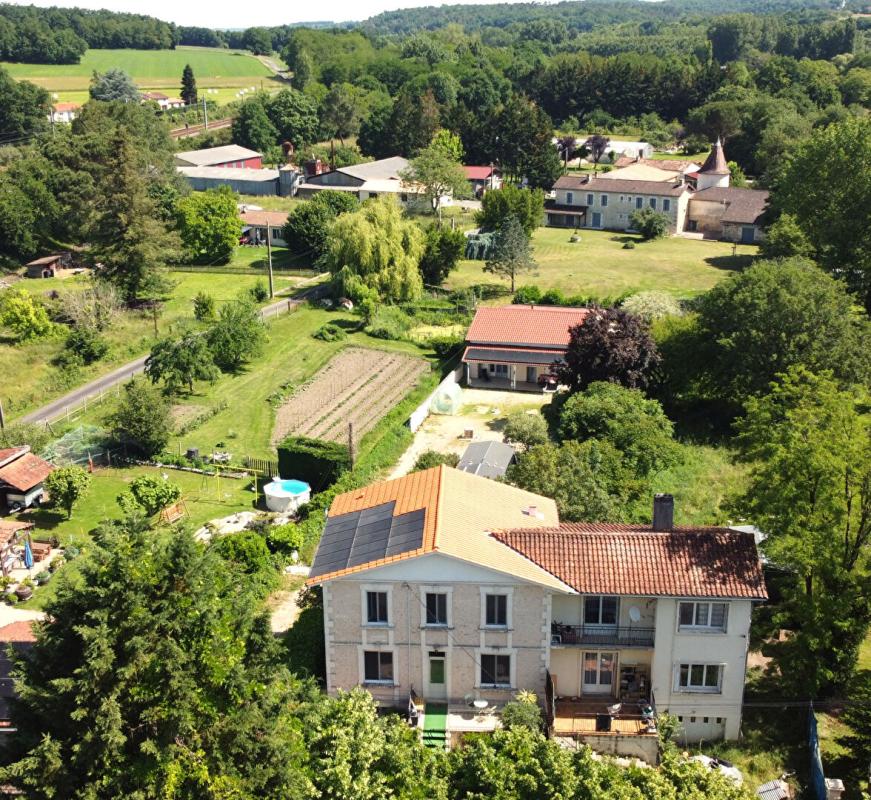 3 bedroom maison in Medillac, Charente, France