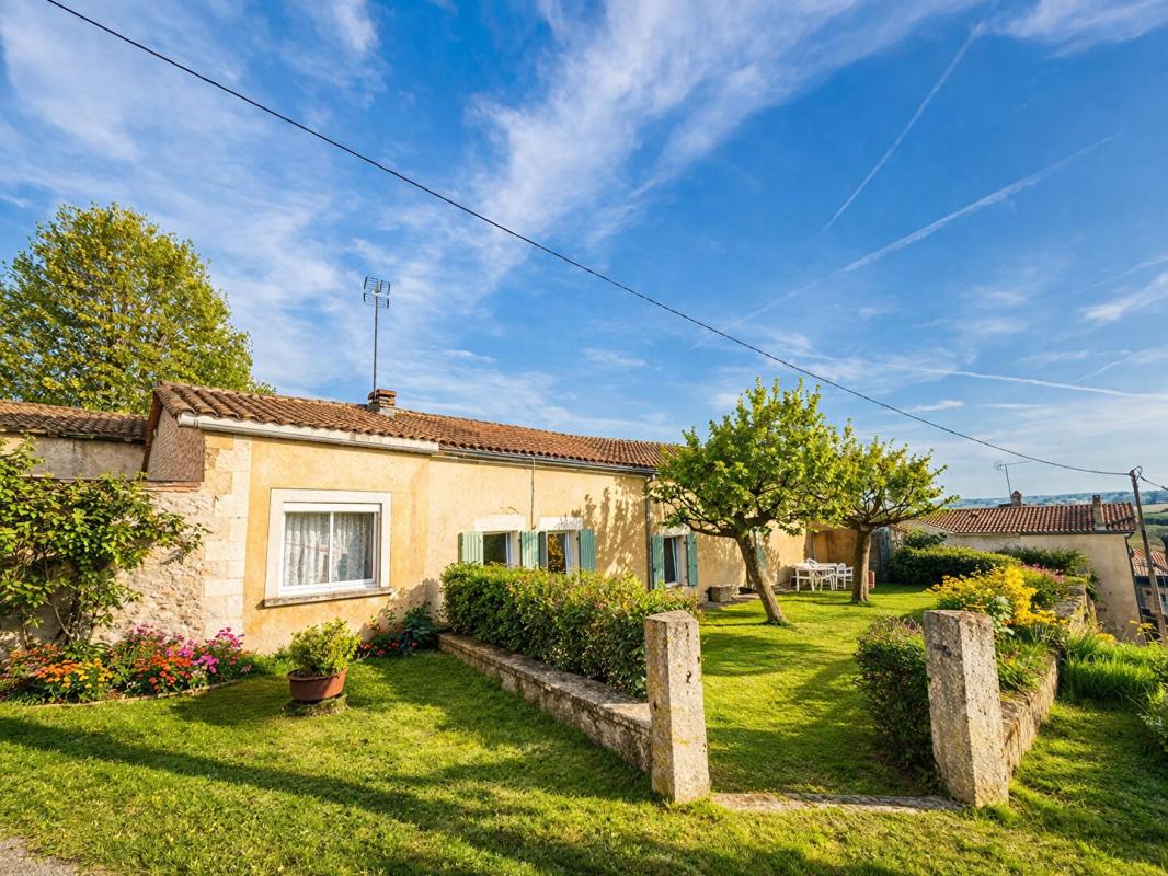 3 bedroom longere in Montmoreau Saint Cybard, Charente, France
