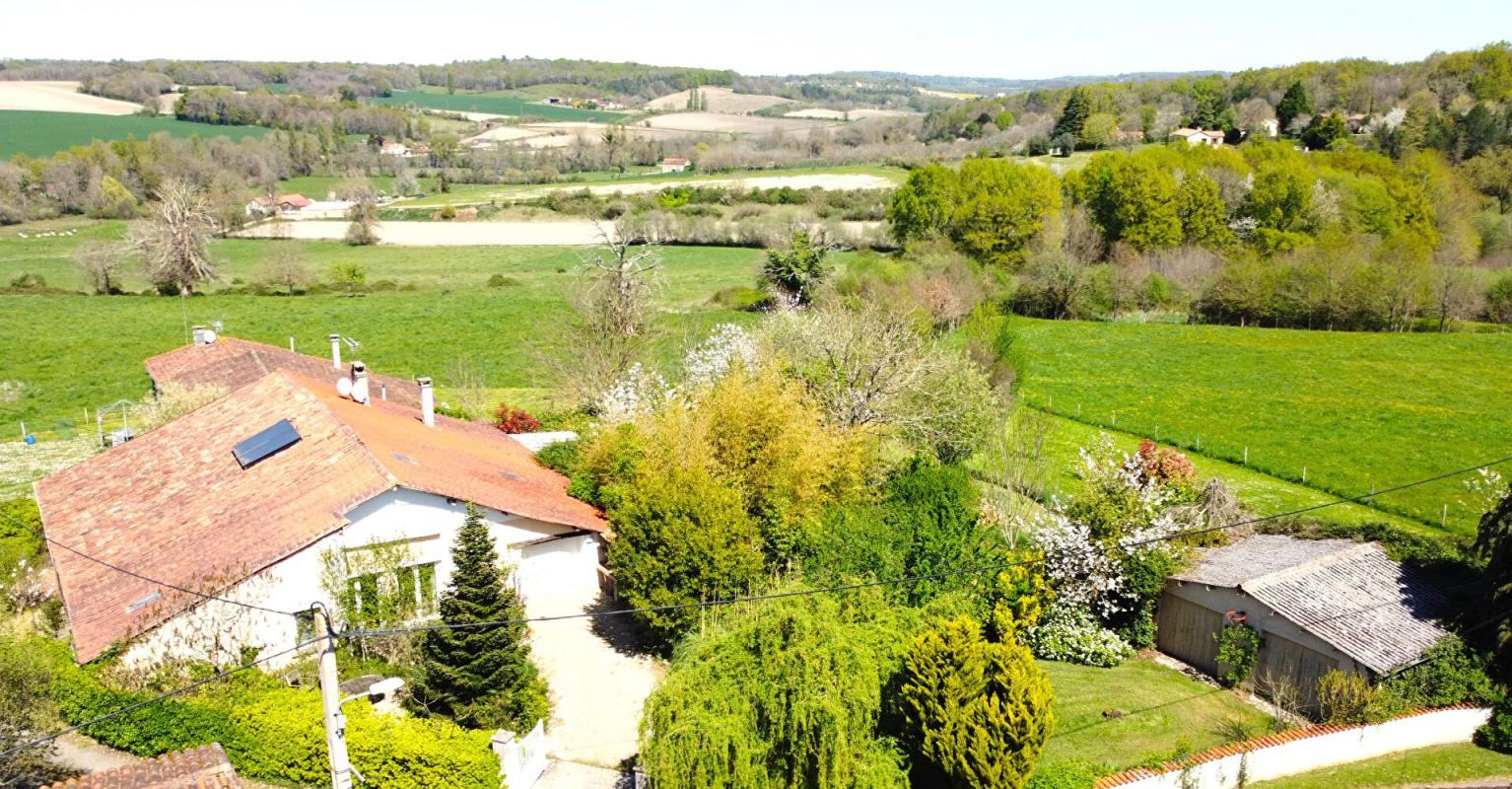 3 bedroom maison in Montmoreau Saint Cybard, Charente, France