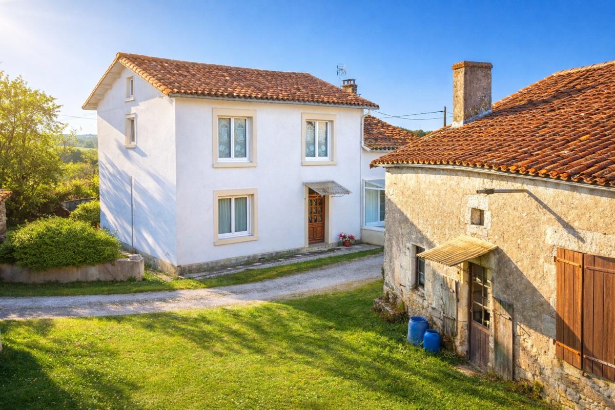 5 bedroom corps de ferme in Montmoreau Saint Cybard, Charente, France