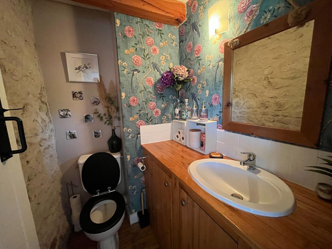 4 bedroom maison situee en campagne in Juillaguet, Charente, France