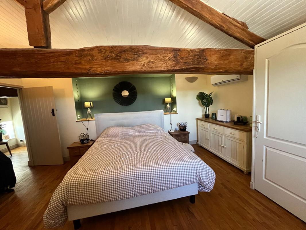 4 bedroom maison situee en campagne in Juillaguet, Charente, France