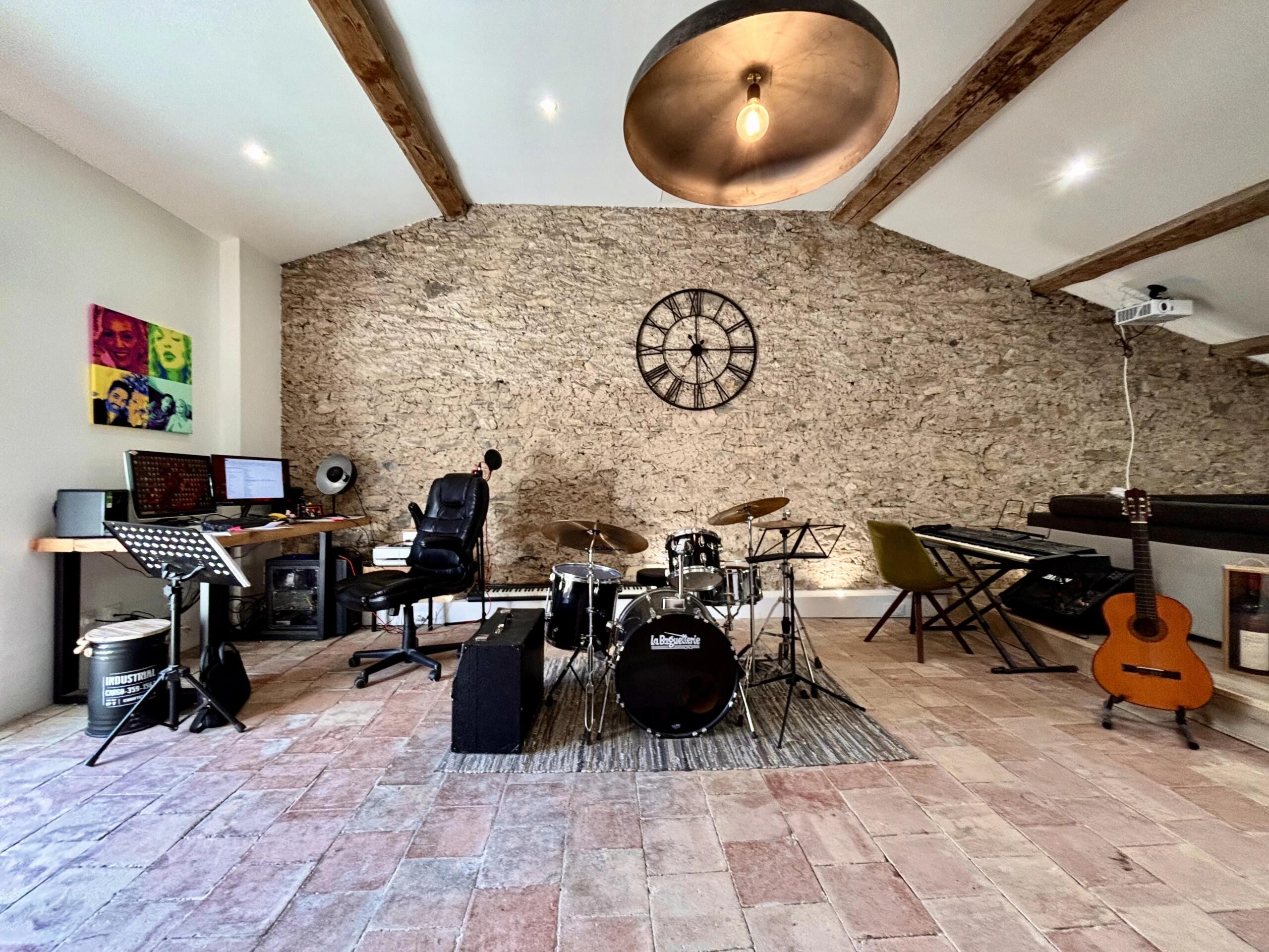 Exceptional Home with Spacious Interiors, Languedoc-Roussillon – France – BVI84888