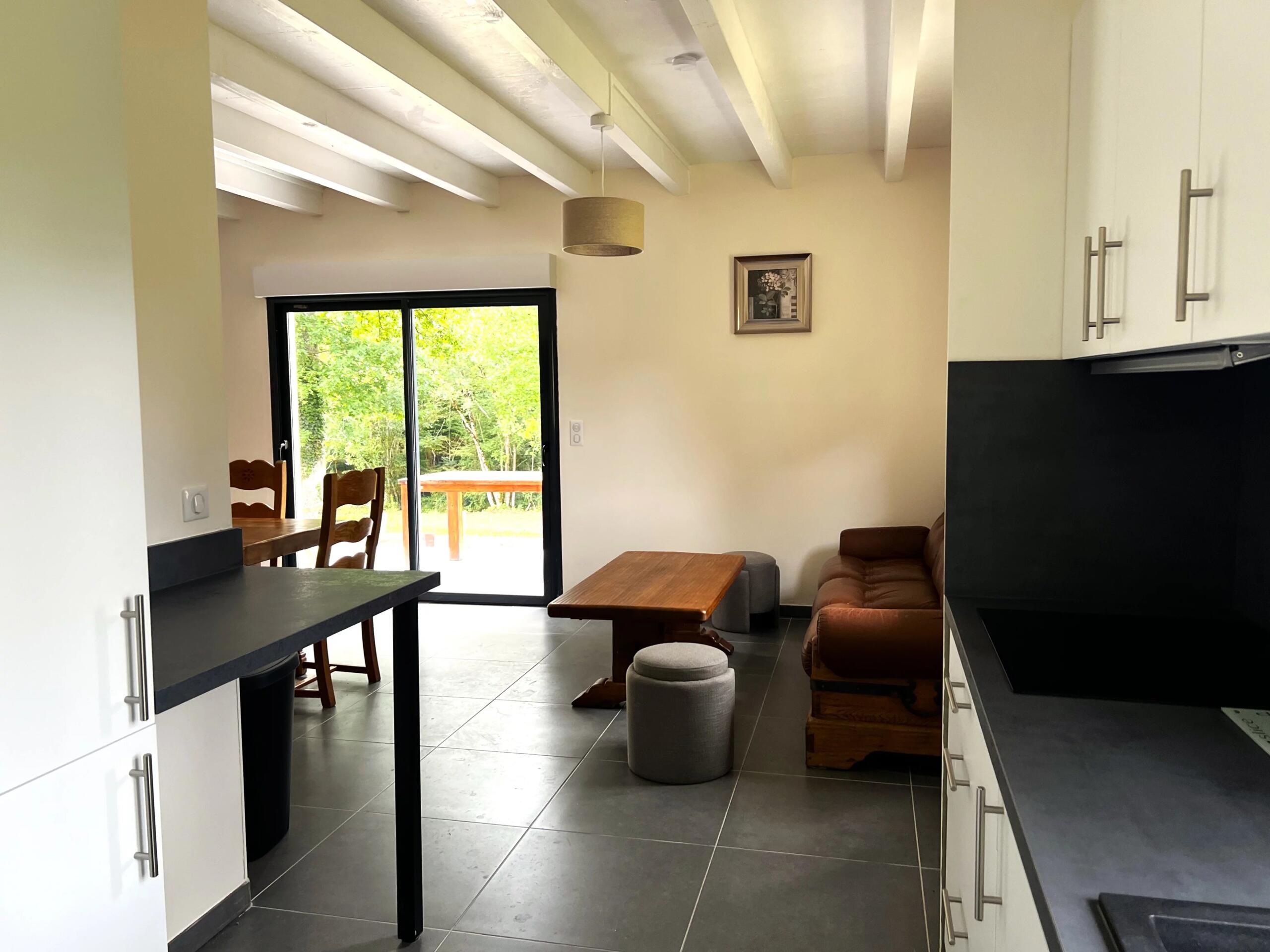 Sector Lacapelle-Marival: 2 houses, one with 3 bedrooms, the other requiring complete refurbishment, private shared ownership, Midi-Pyrénées – France – BVI85486
