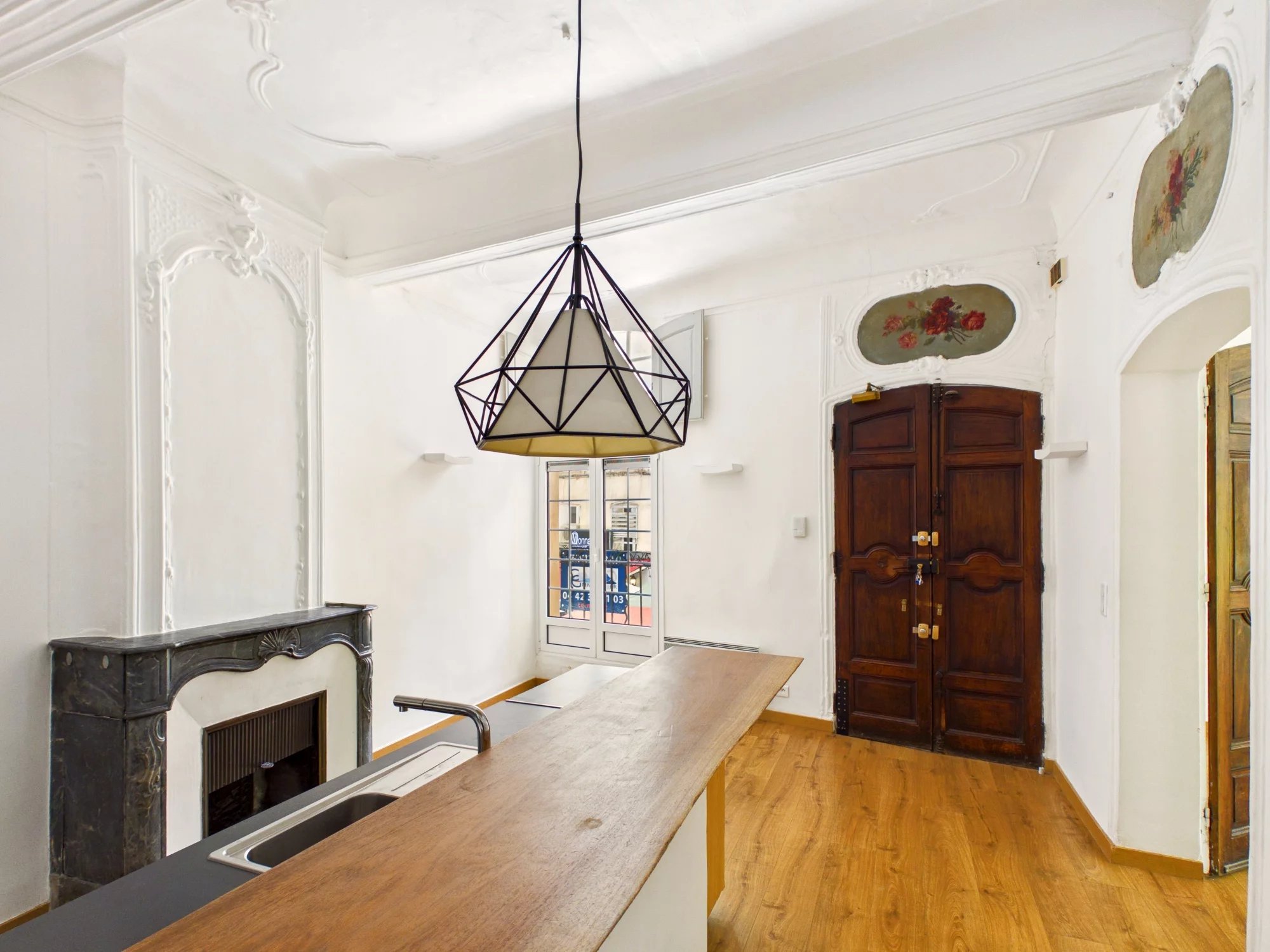 Aix-en-Provence Historic City Centre Elegant Renovated 2-Bedroom Apartment – 87 sqm, Provence-Alpes-Côte d’Azur – France – BVI85998