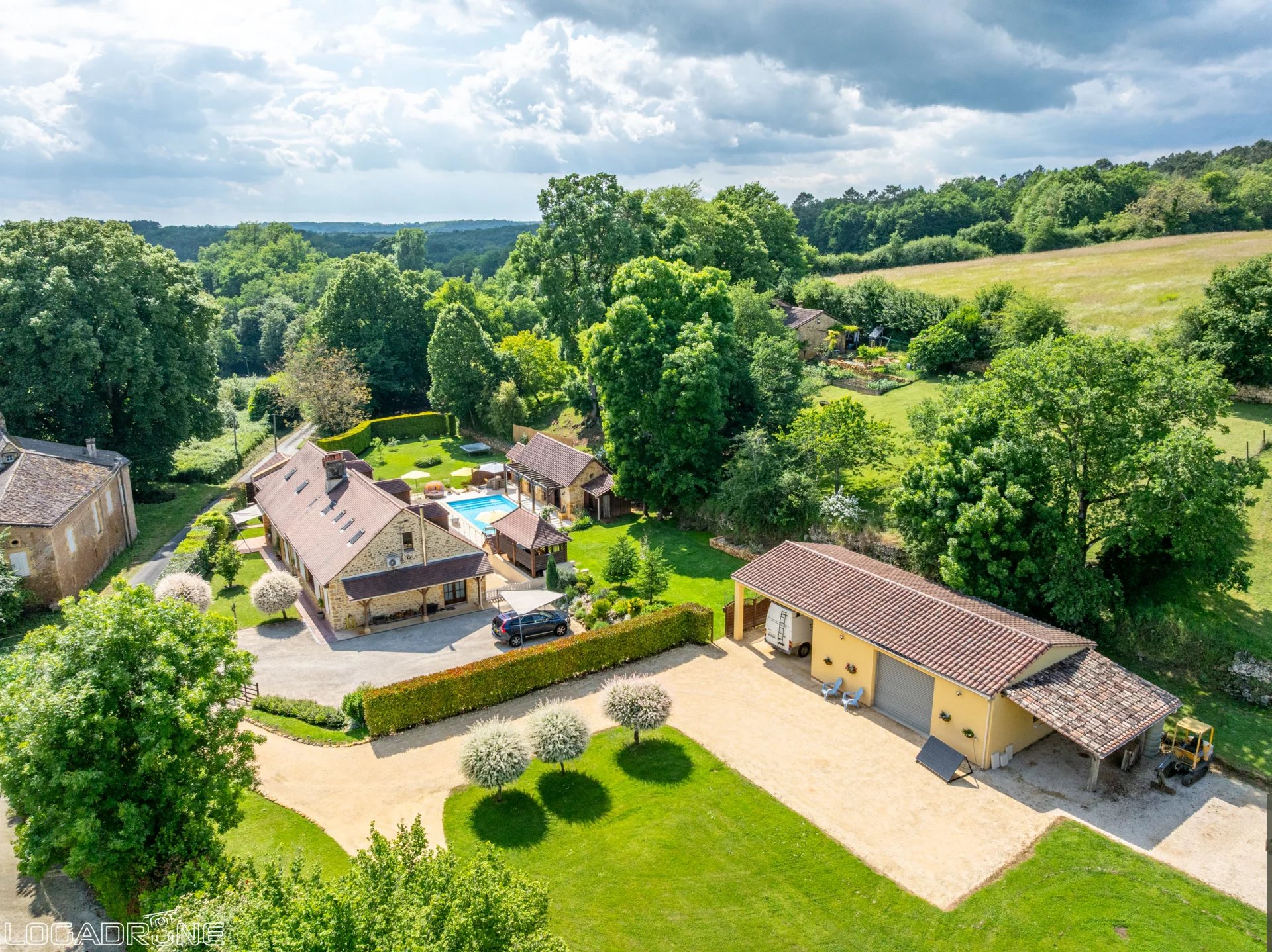 Fabulous Renovated Ensemble in a Serene Hamlet, Aquitaine – France – BVI80780