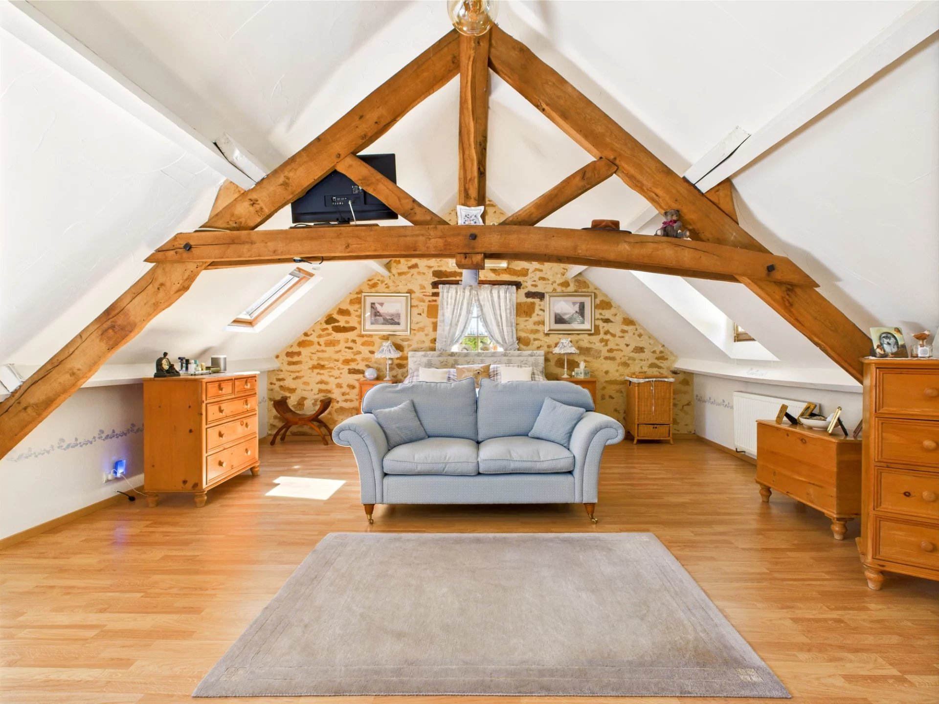 Fabulous Renovated Ensemble in a Serene Hamlet, Aquitaine – France – BVI80780