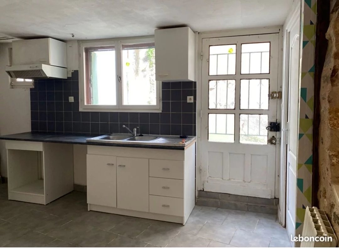 Stone Townhouse with Separate Garage — Investment or First Purchase, Aquitaine – France – BVI84937