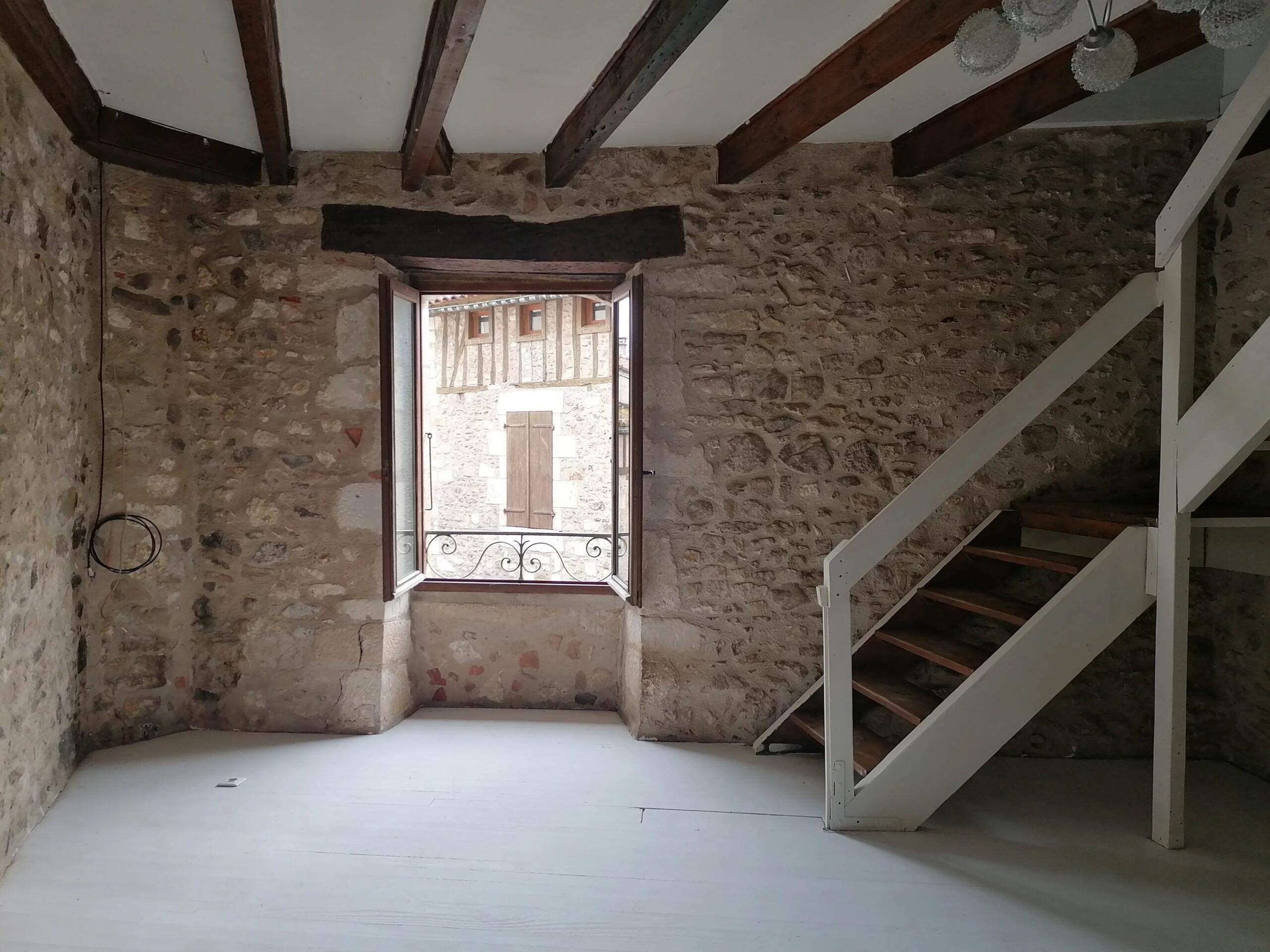 Stone Townhouse with Separate Garage — Investment or First Purchase, Aquitaine – France – BVI84937