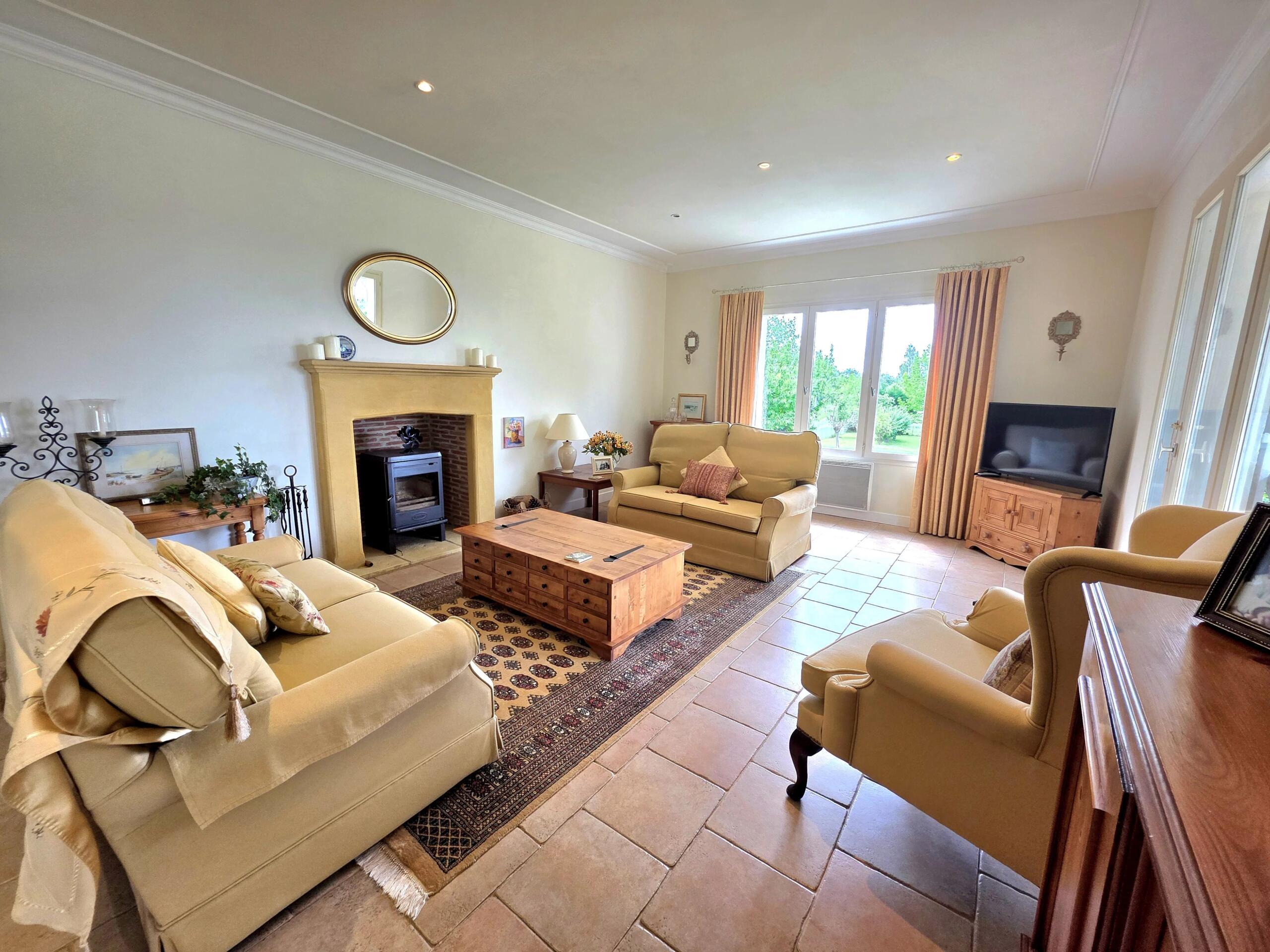 Charming family home with pool and terrace, large garden, views, Aquitaine – France – BVI85799