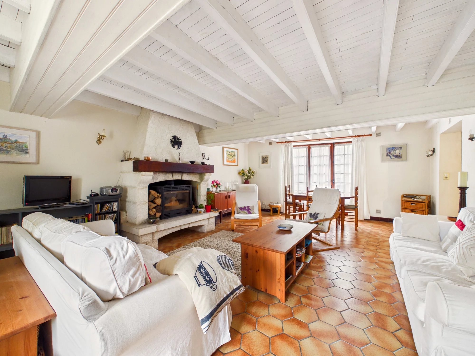 Spacious four bedroom village property., Aquitaine – France – BVI85921