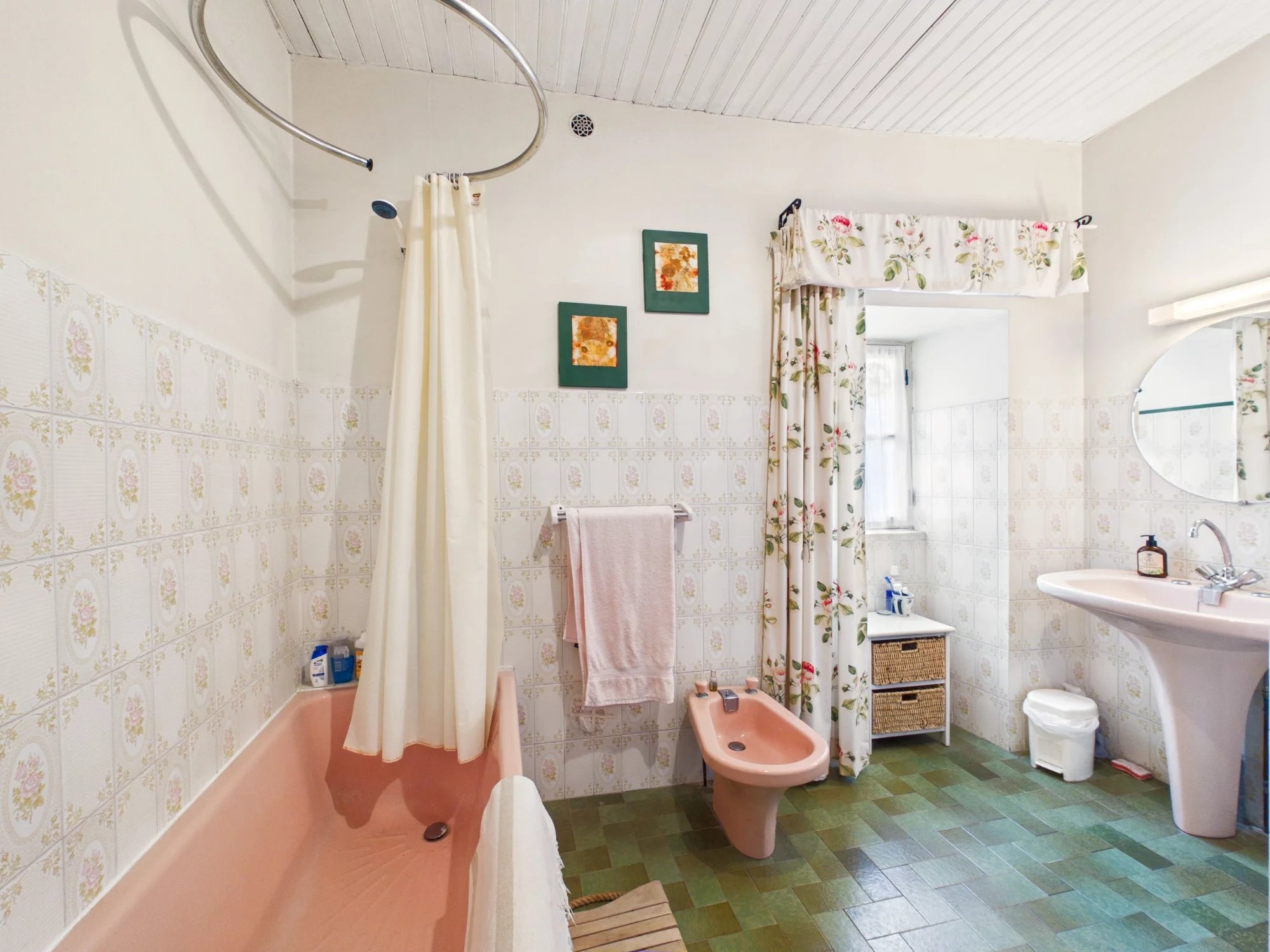 Spacious four bedroom village property., Aquitaine – France – BVI85921