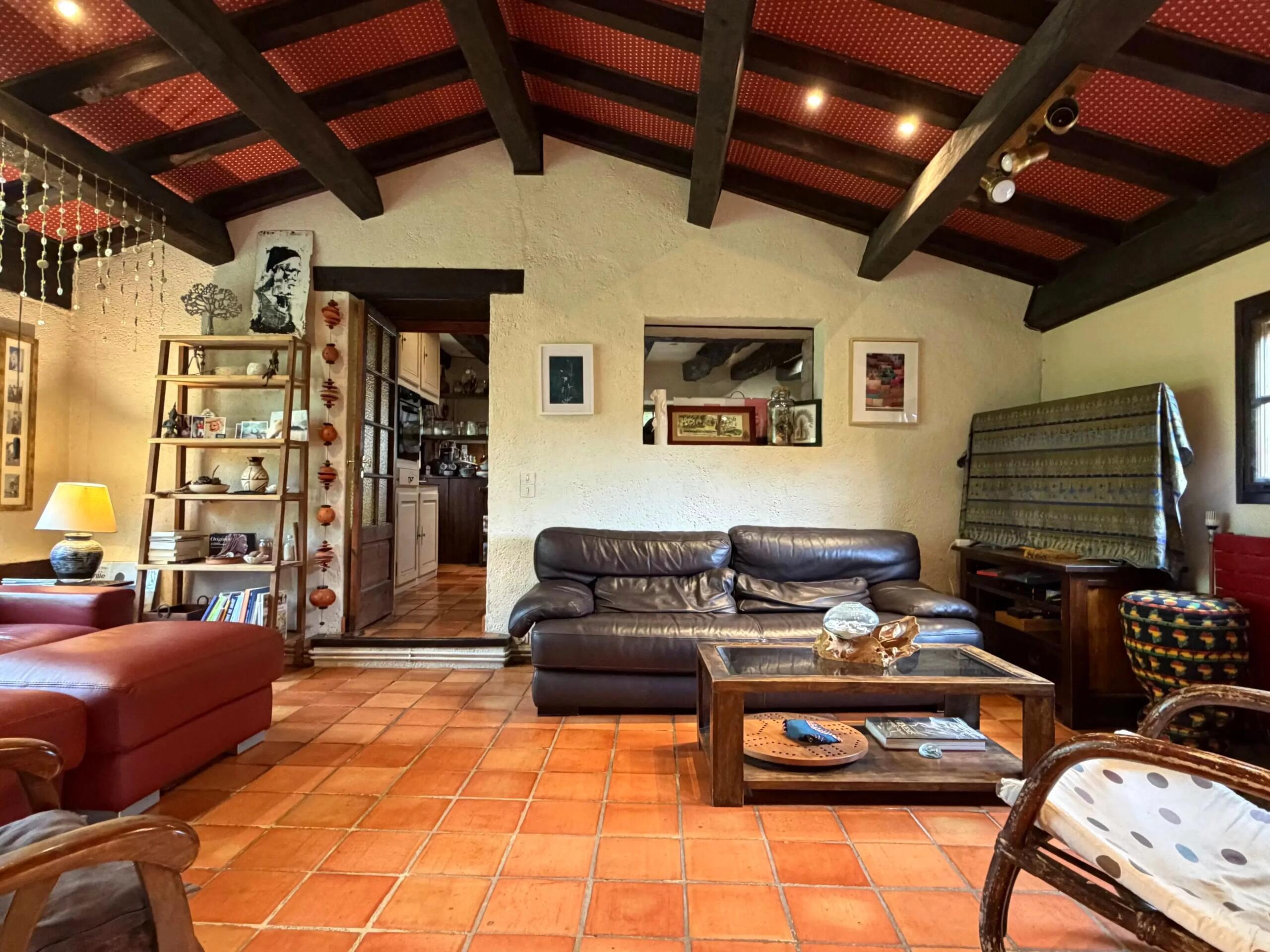 Character Home with Pool, Guest House to Renovate and 3652 m² of Land, Aquitaine – France – BVI85761