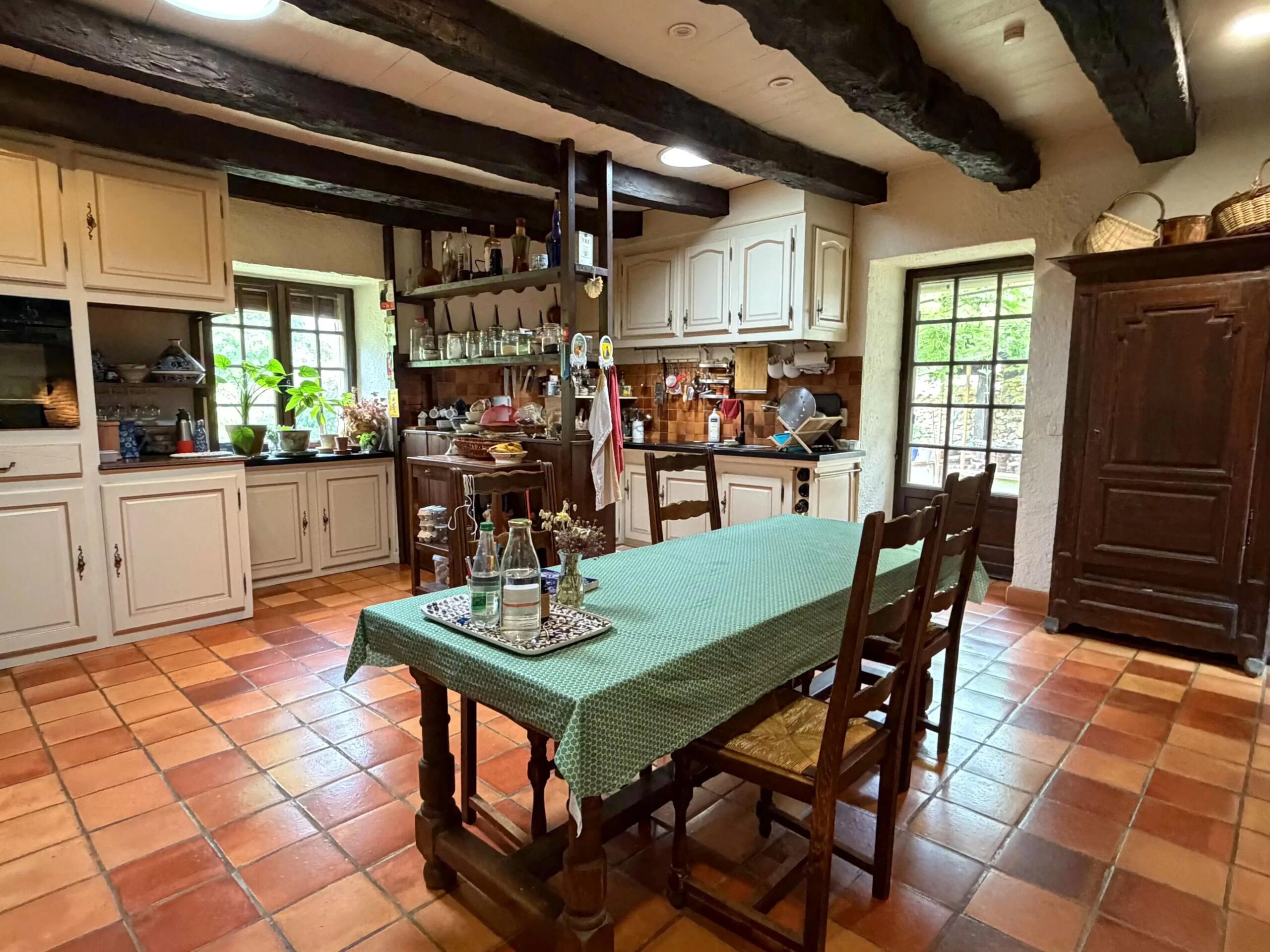 Character Home with Pool, Guest House to Renovate and 3652 m² of Land, Aquitaine – France – BVI85761