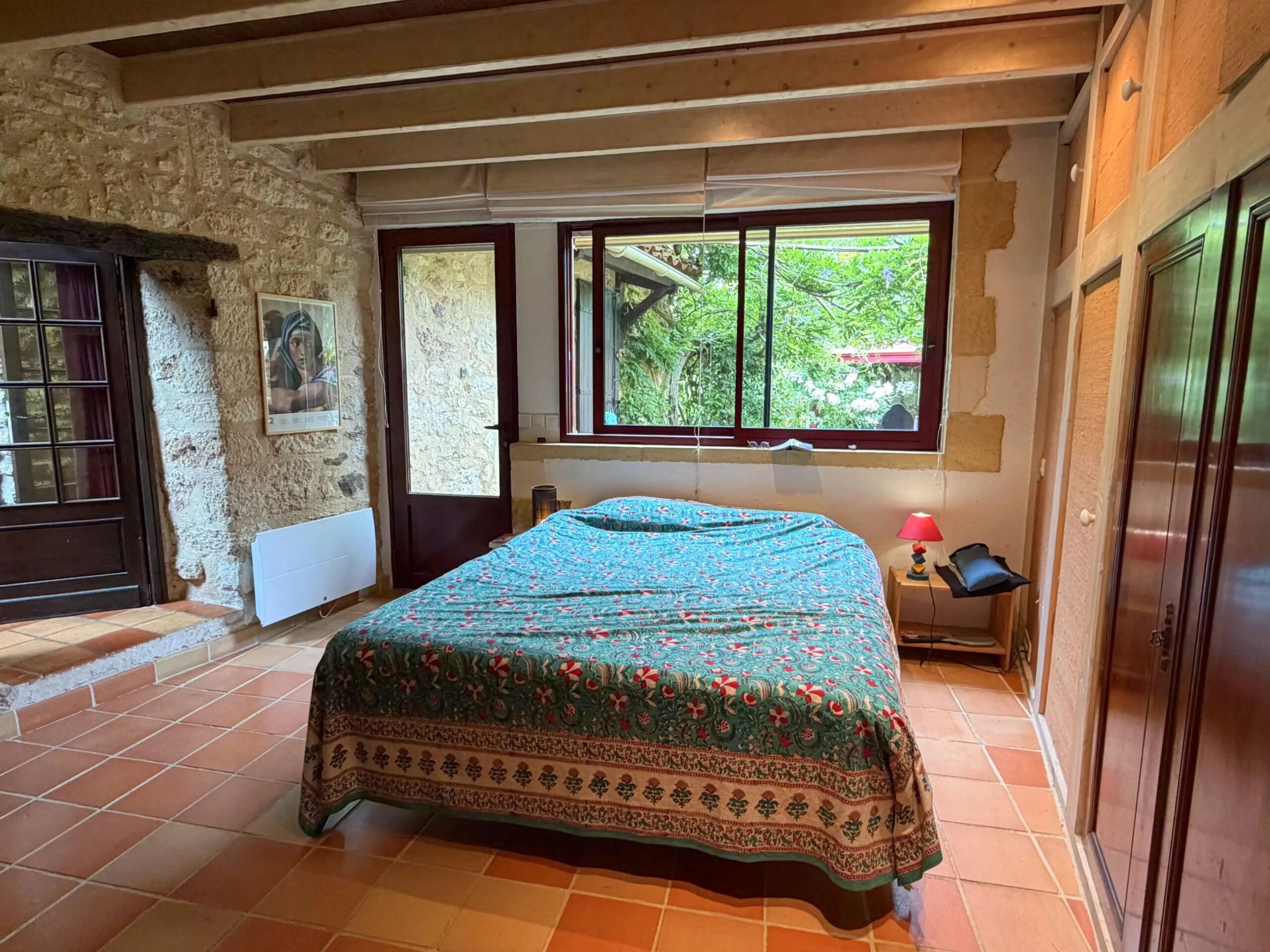 Character Home with Pool, Guest House to Renovate and 3652 m² of Land, Aquitaine – France – BVI85761