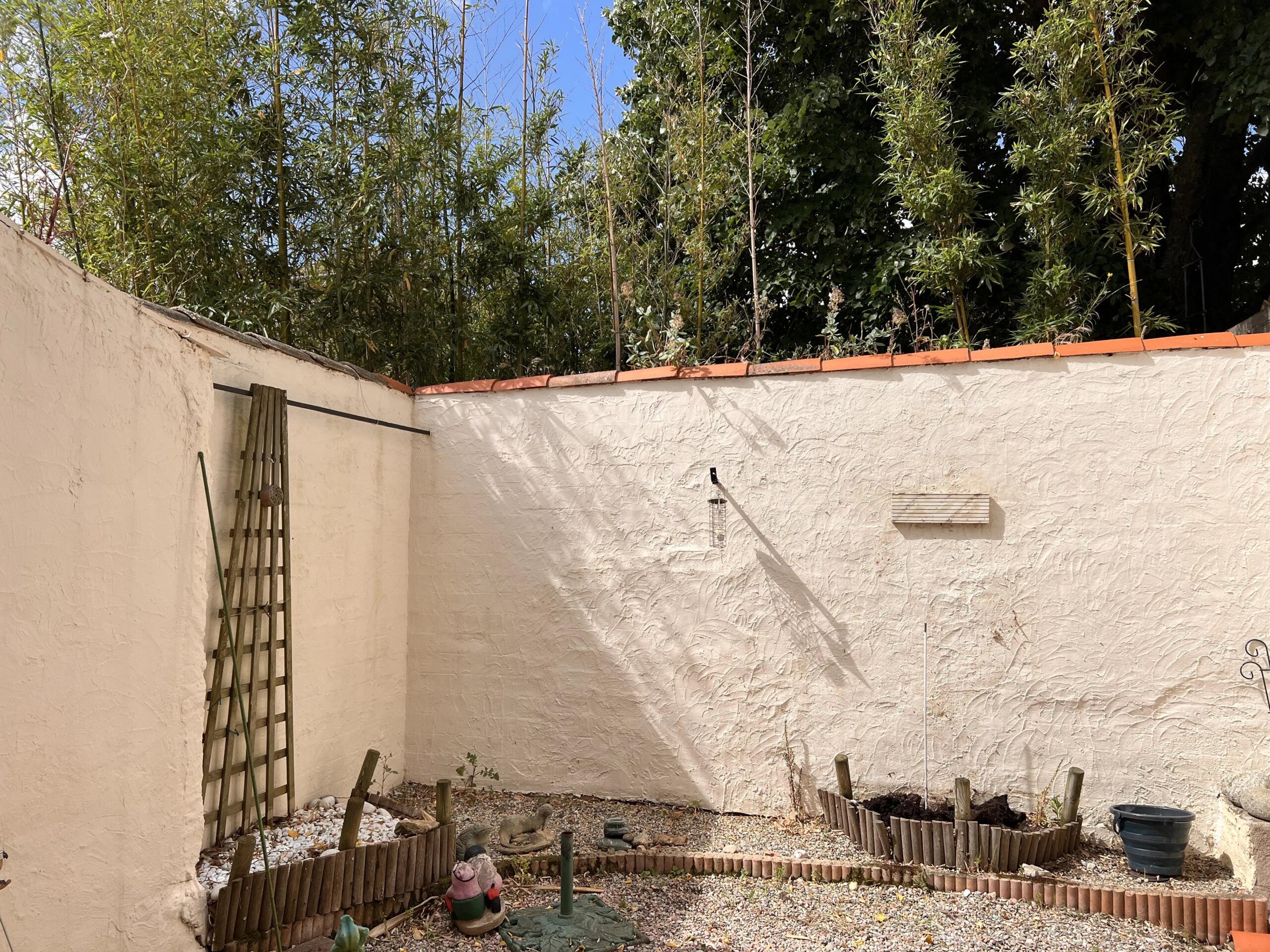Charming Stone Village House with Courtyard and Excellent Potential, Languedoc-Roussillon – France – BVI85361