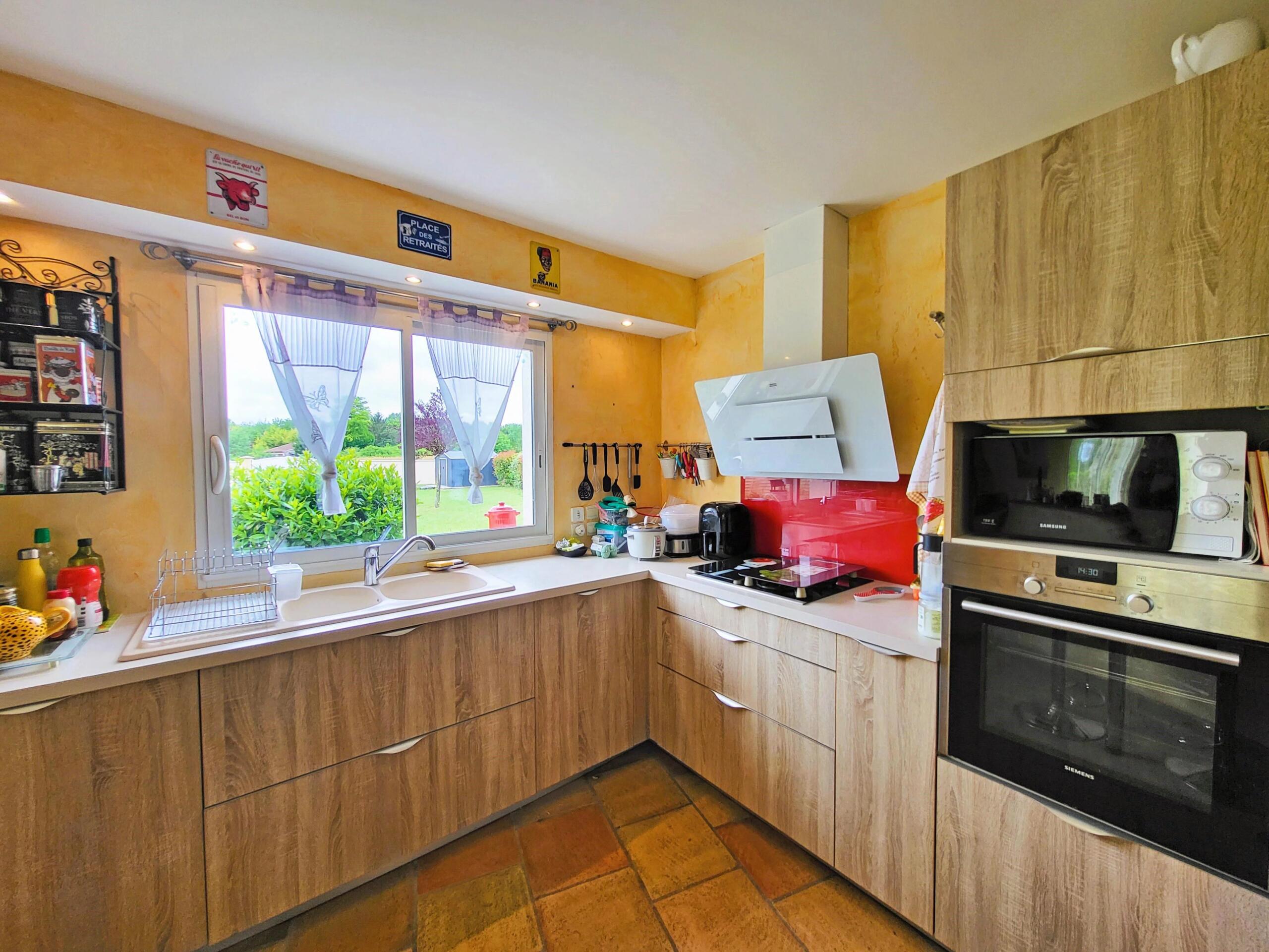 Modern 3 bedroomed, energy-efficient house with large garden, close to Jarnac, Poitou-Charentes – France – BVI83585