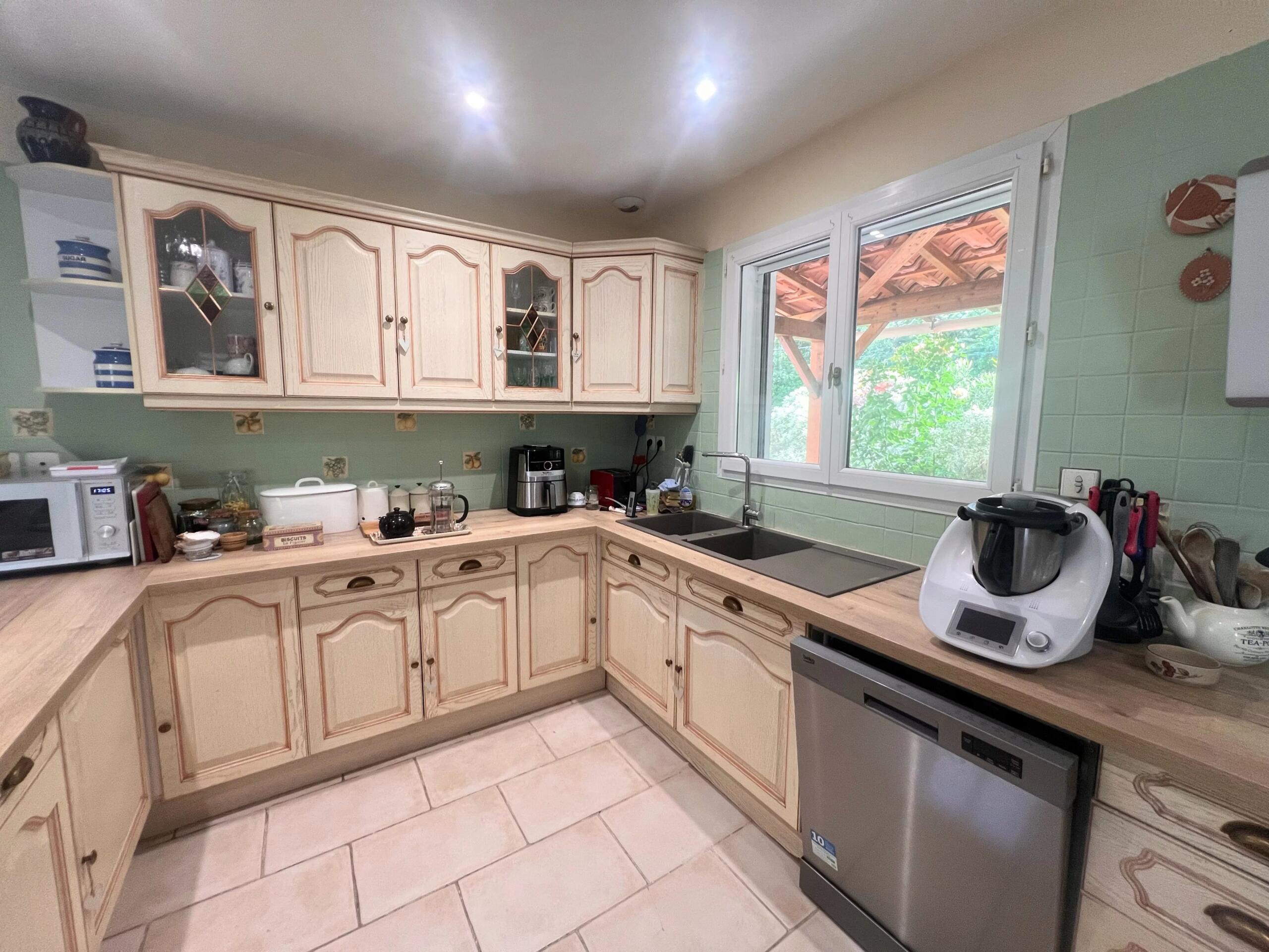Spacious Detached Home with Gardens Close to Limoux Centre, Languedoc-Roussillon – France – BVI85744