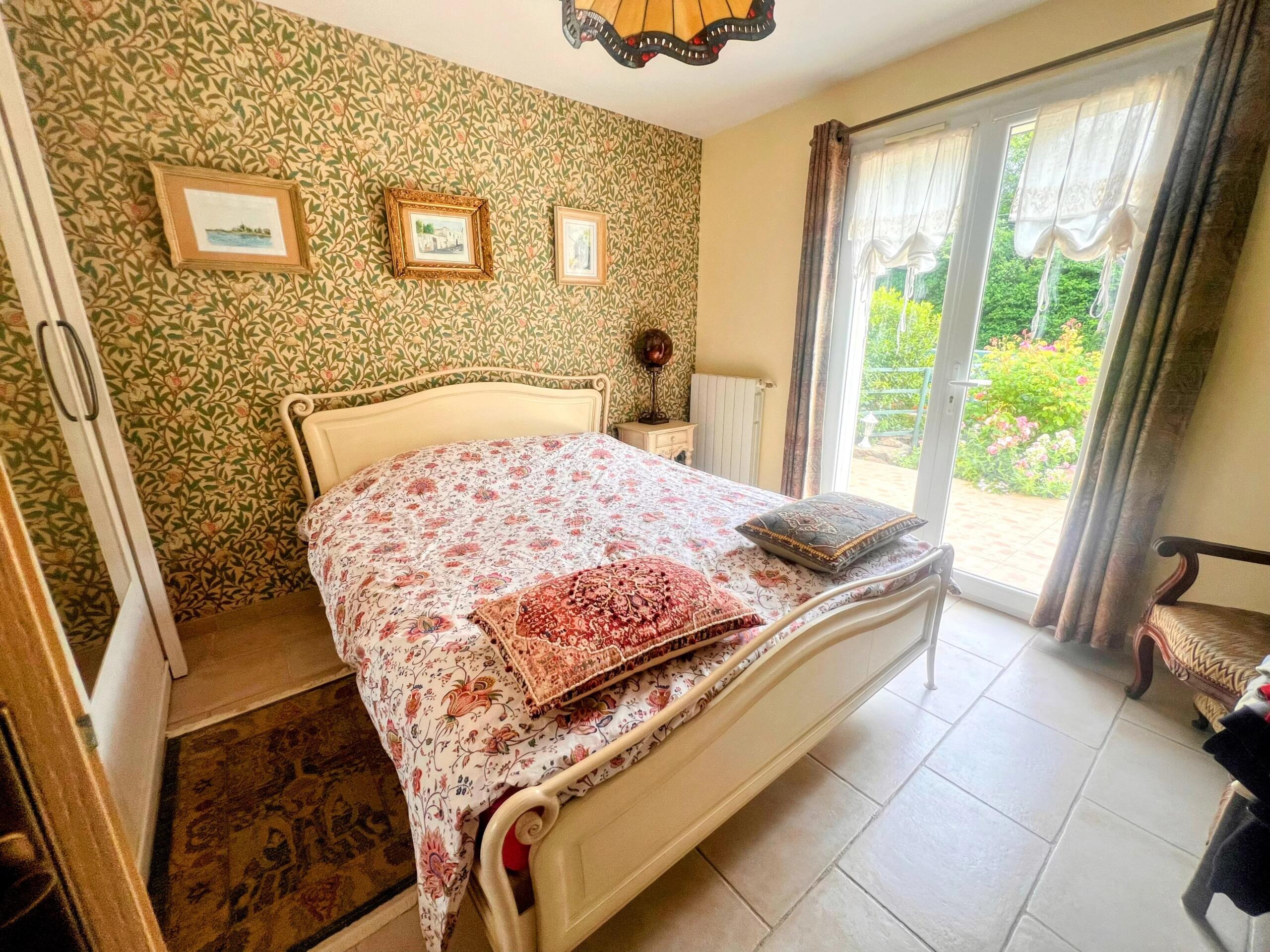 Spacious Detached Home with Gardens Close to Limoux Centre, Languedoc-Roussillon – France – BVI85744
