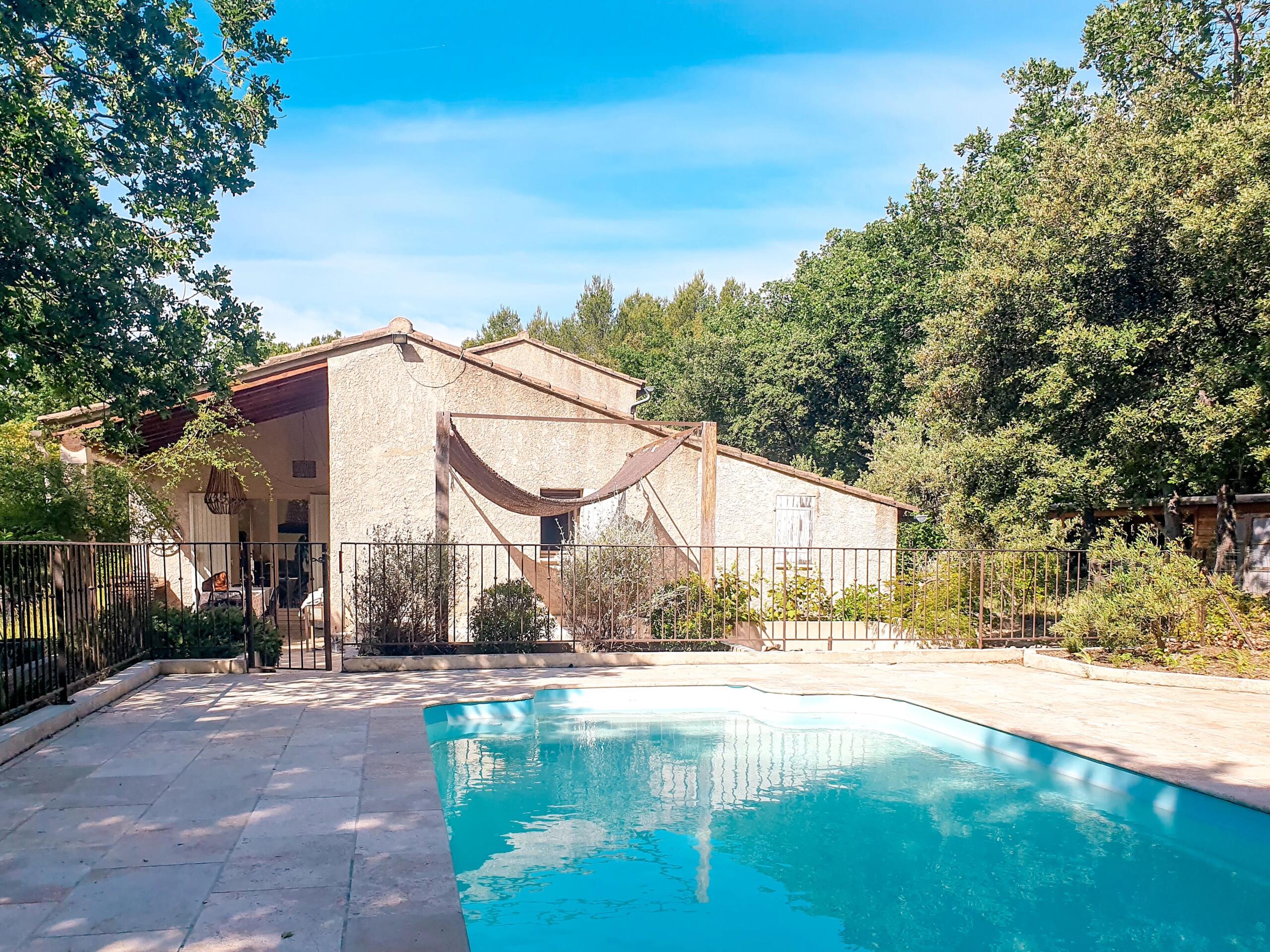 House with Pool and Olive Grove Views in Mérindol, Near Lourmarin, Provence-Alpes-Côte d’Azur – France – BVI85838